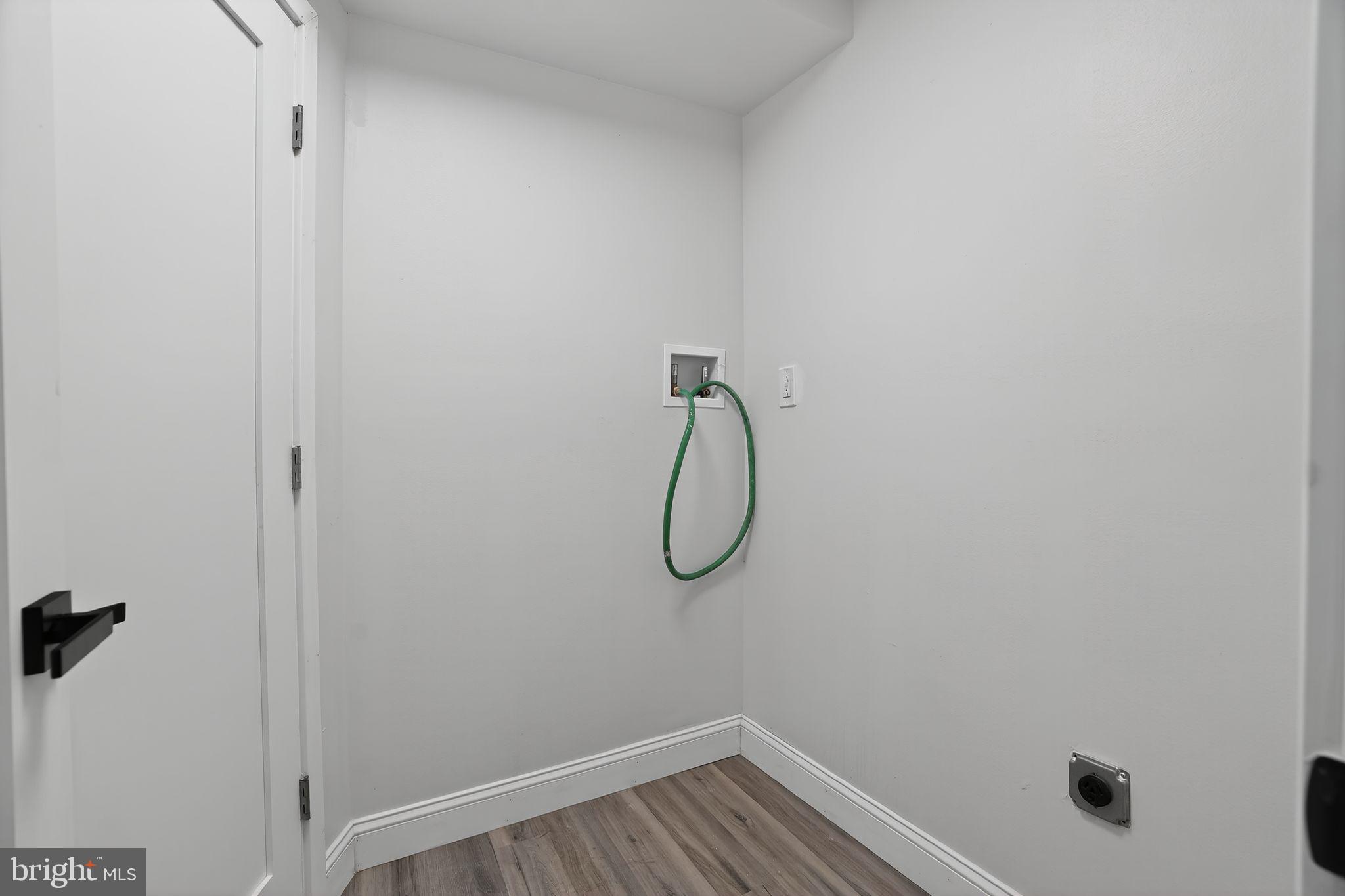 DICKINSON NARROWS - Residential