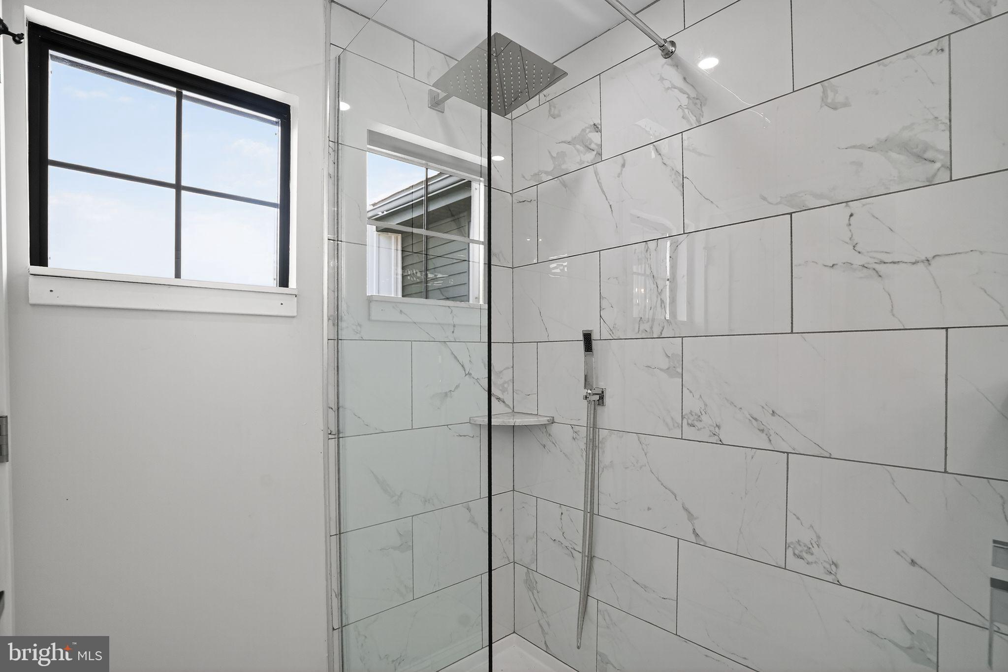 DICKINSON NARROWS - Residential