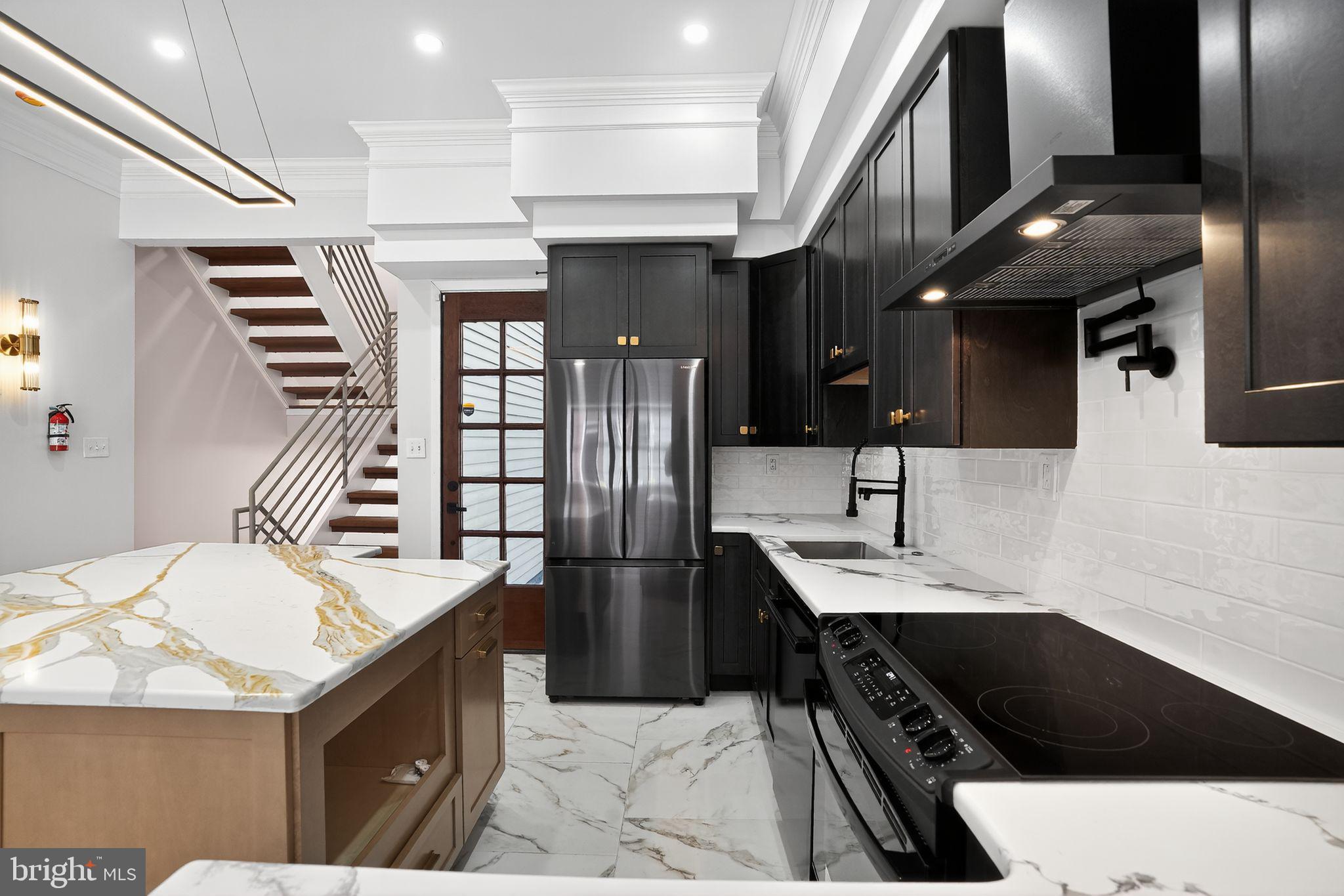 DICKINSON NARROWS - Residential