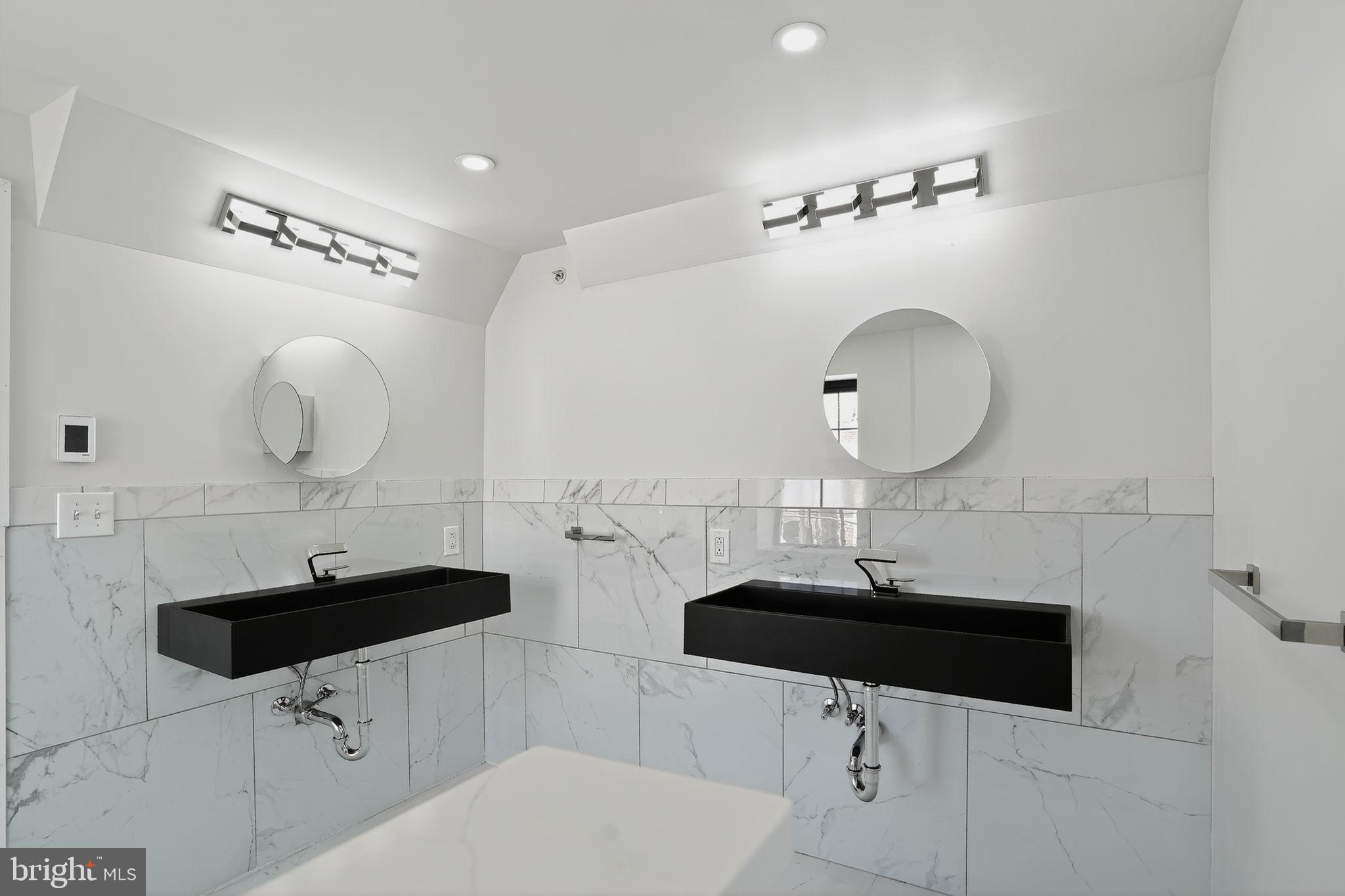 DICKINSON NARROWS - Residential