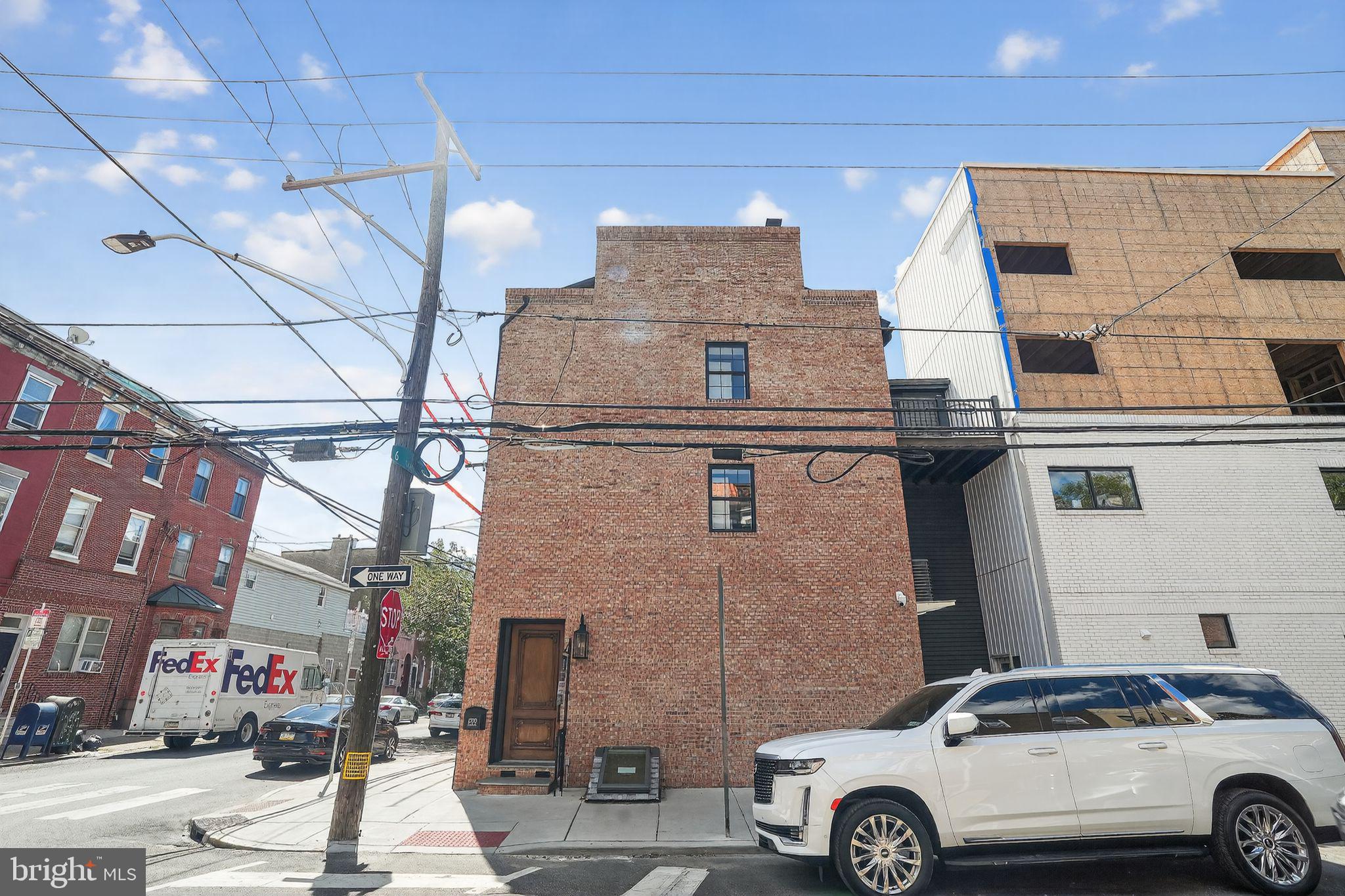 DICKINSON NARROWS - Residential