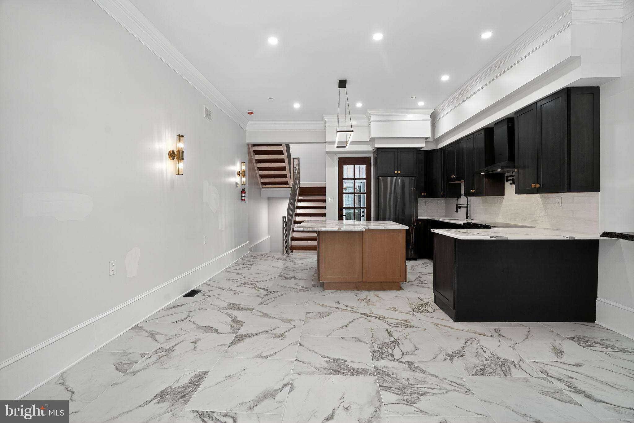 DICKINSON NARROWS - Residential