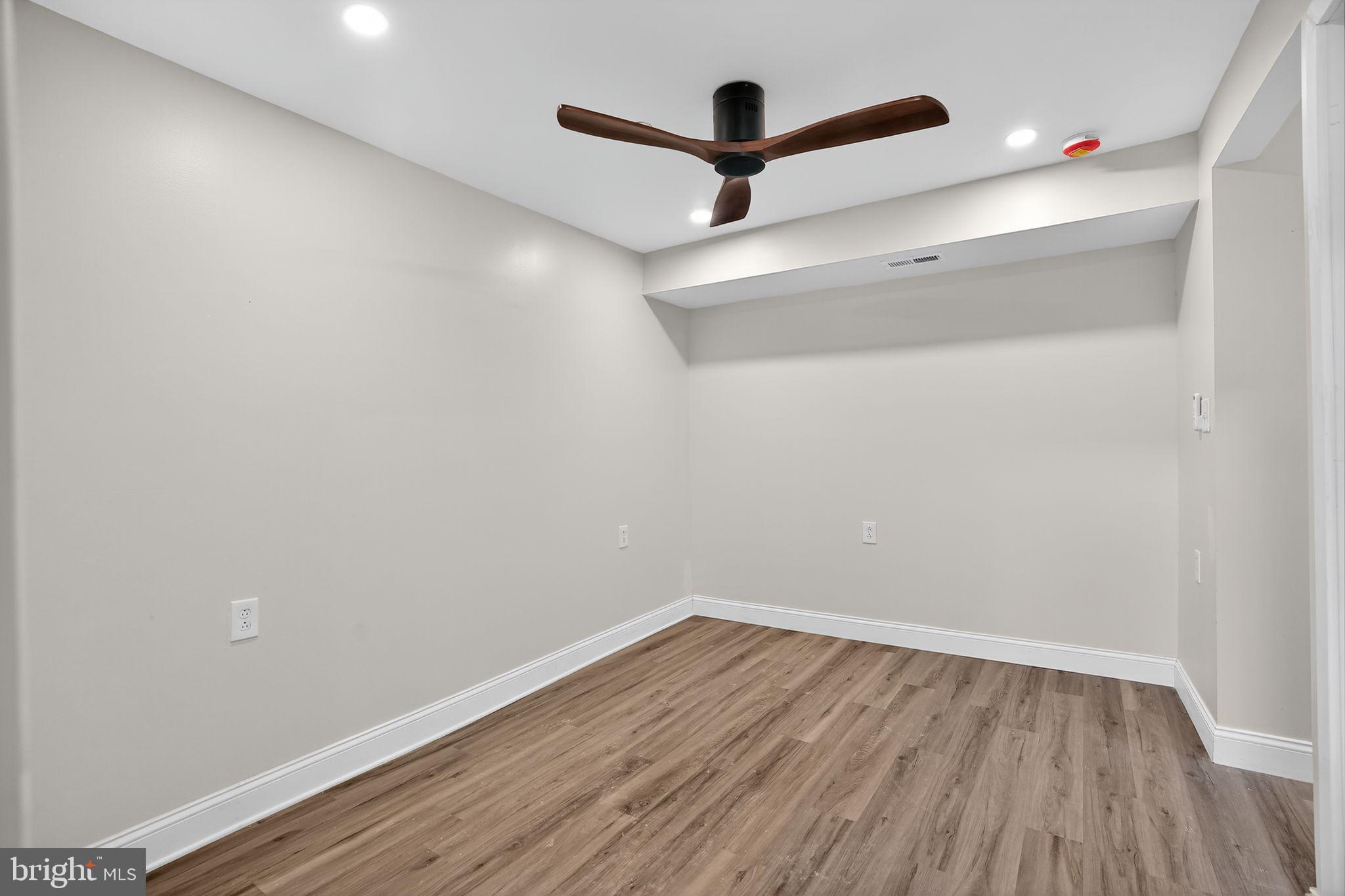 DICKINSON NARROWS - Residential