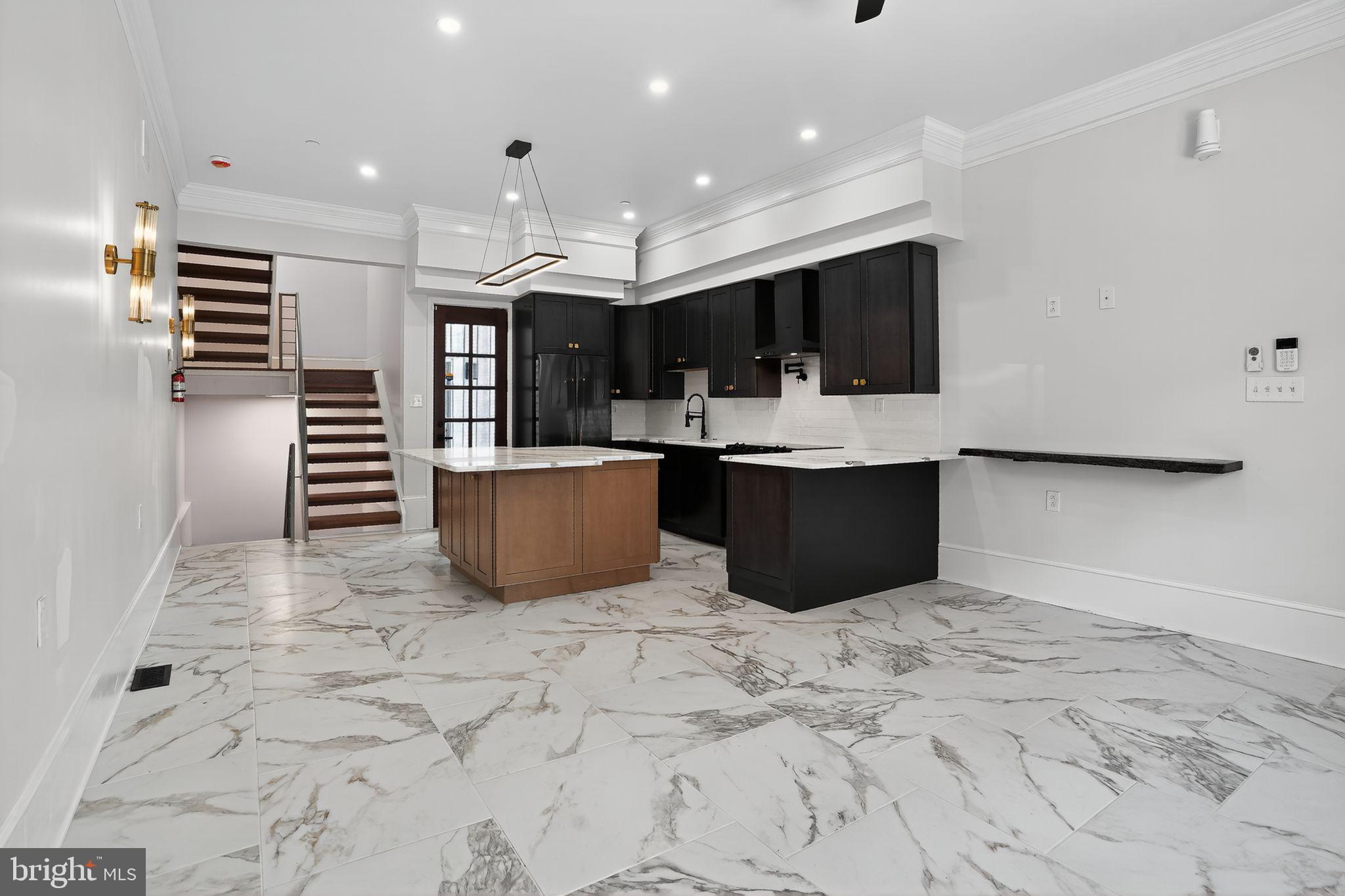 DICKINSON NARROWS - Residential