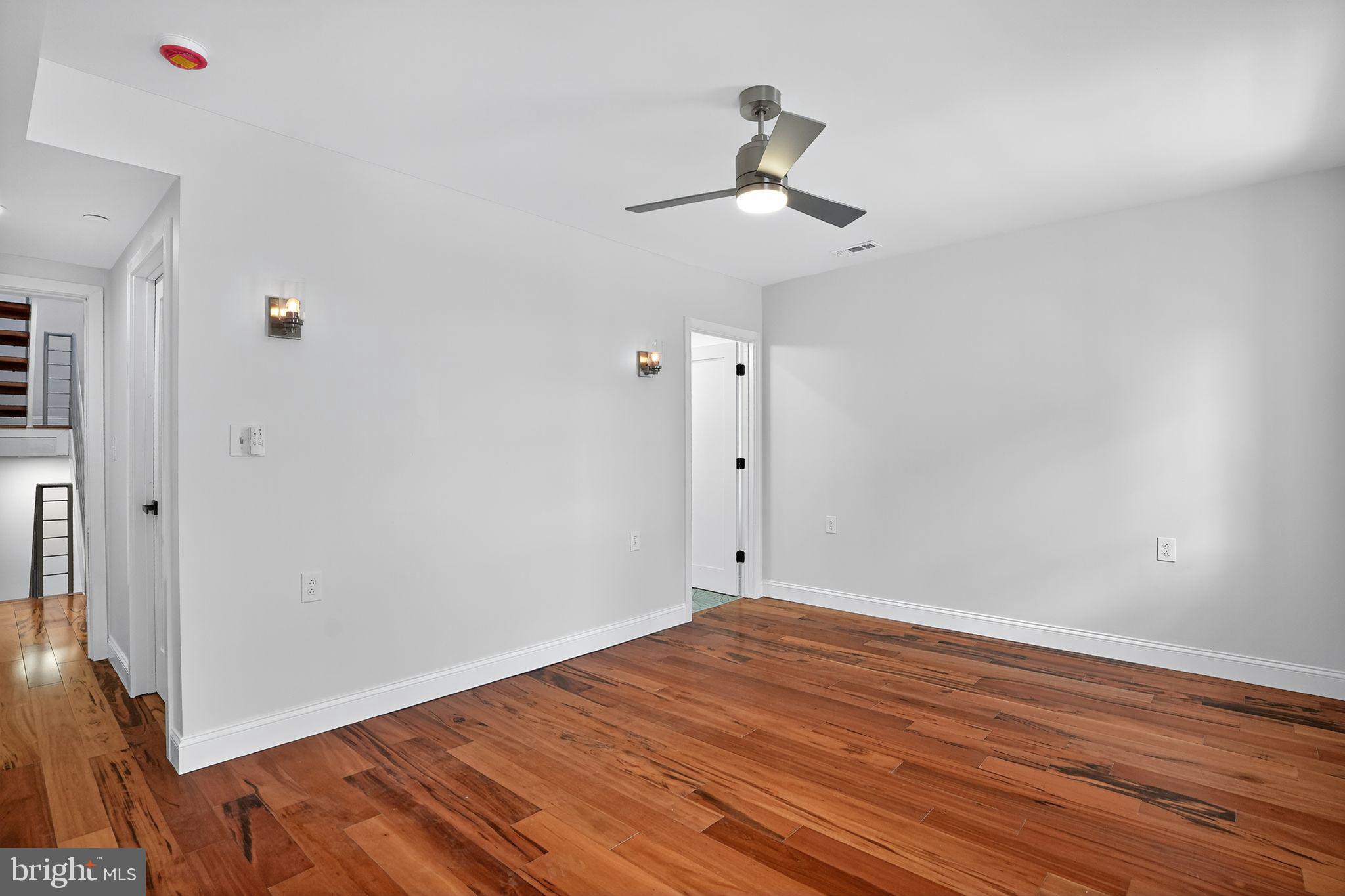 DICKINSON NARROWS - Residential