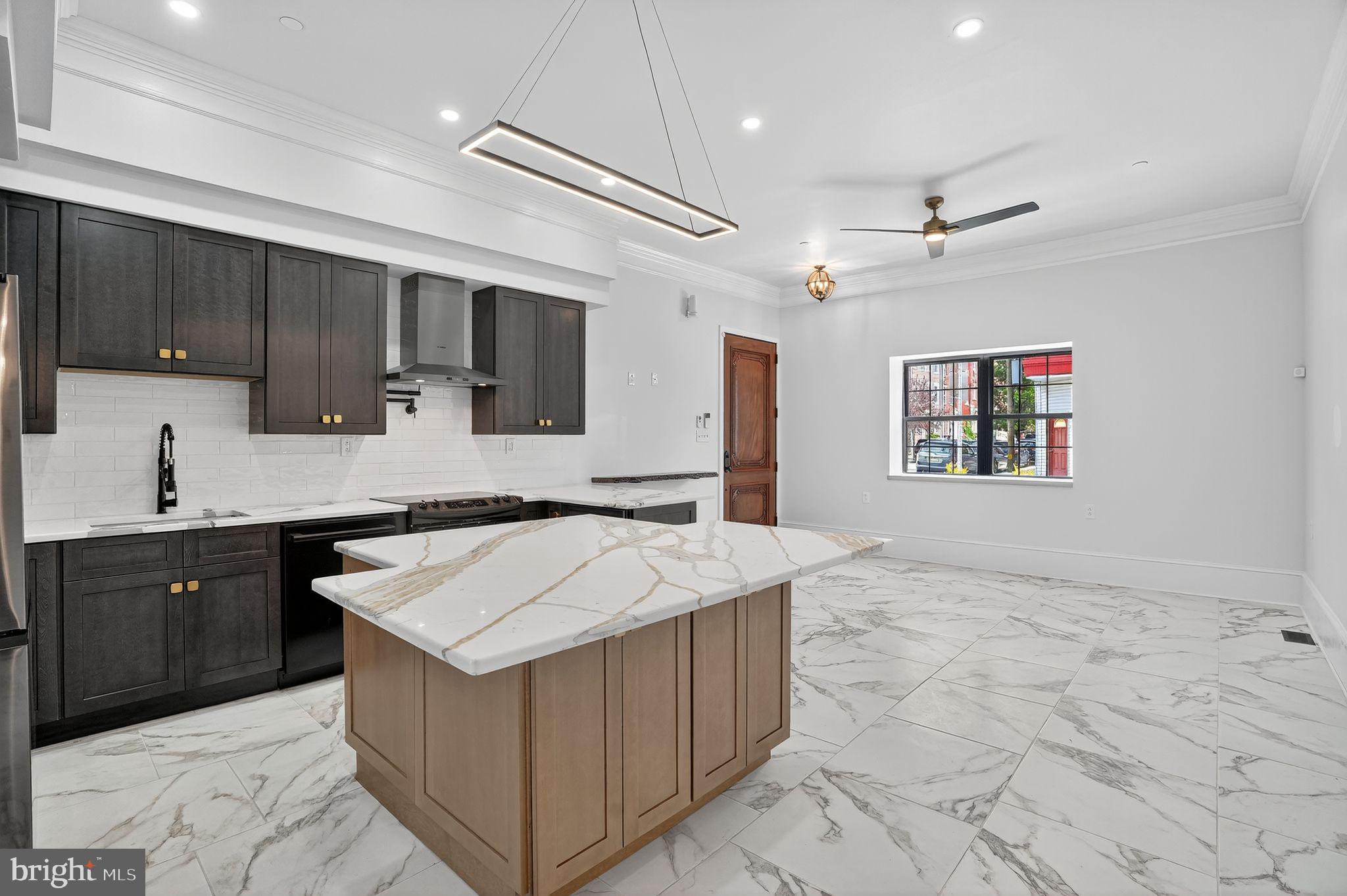 DICKINSON NARROWS - Residential