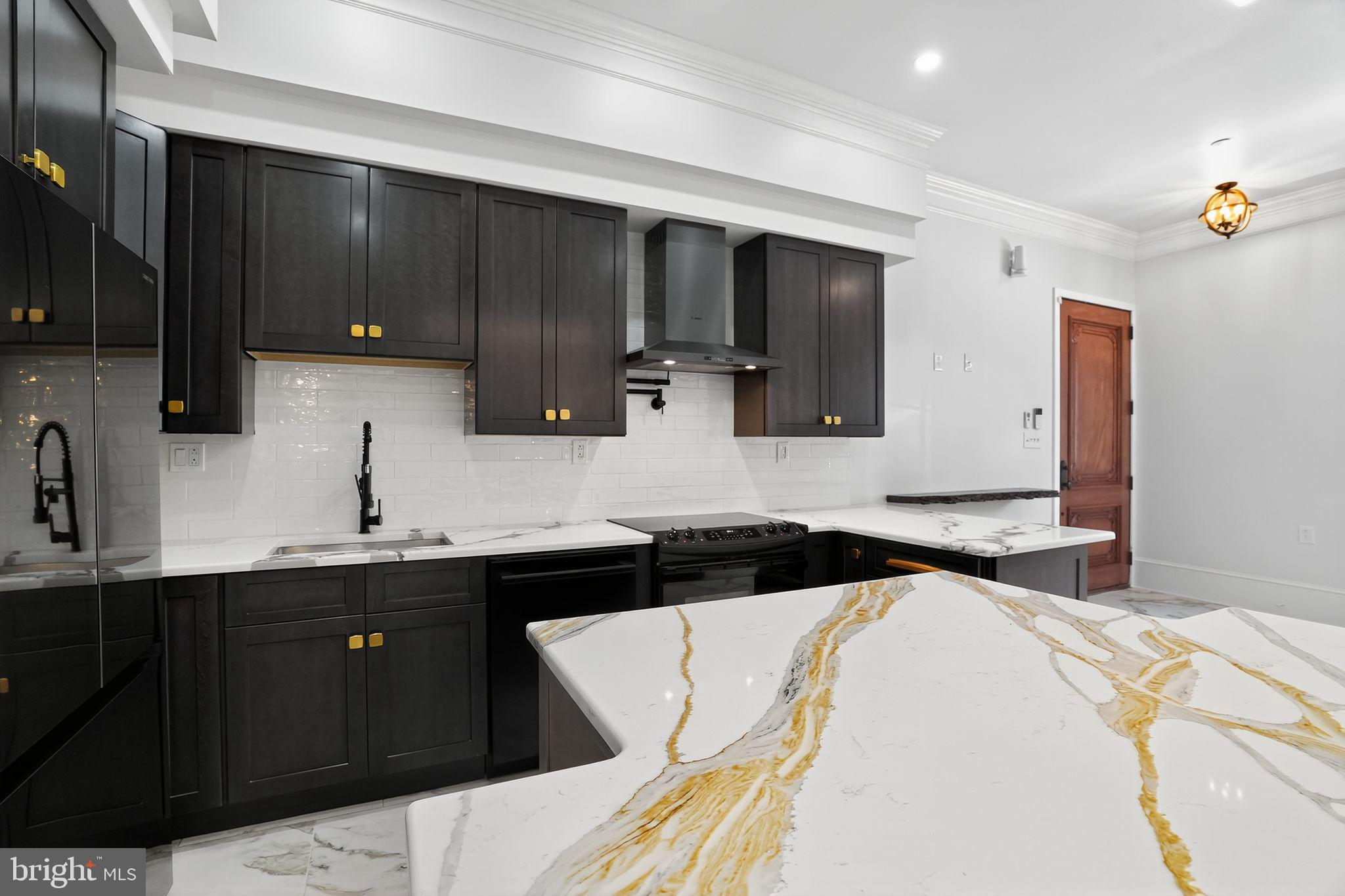 DICKINSON NARROWS - Residential