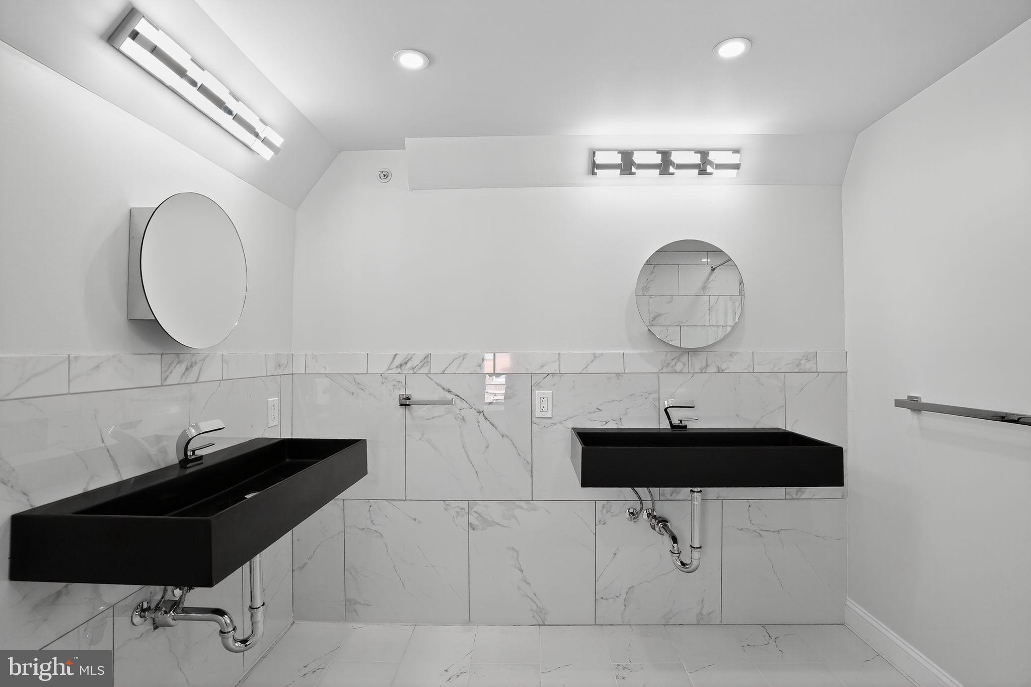 DICKINSON NARROWS - Residential