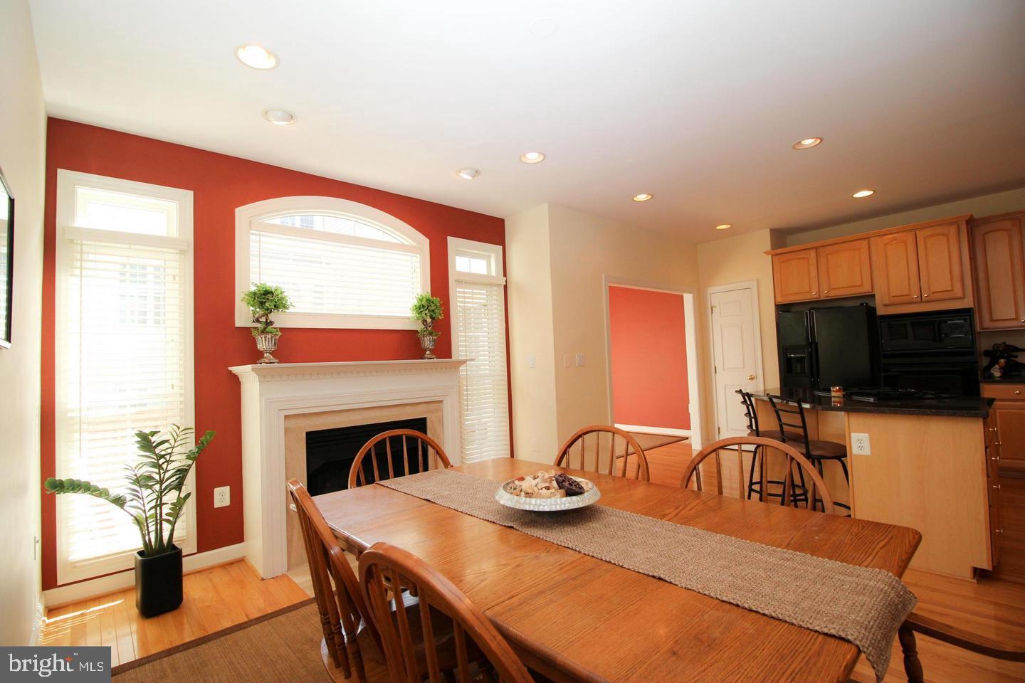 FAIR LAKES - Residential Lease