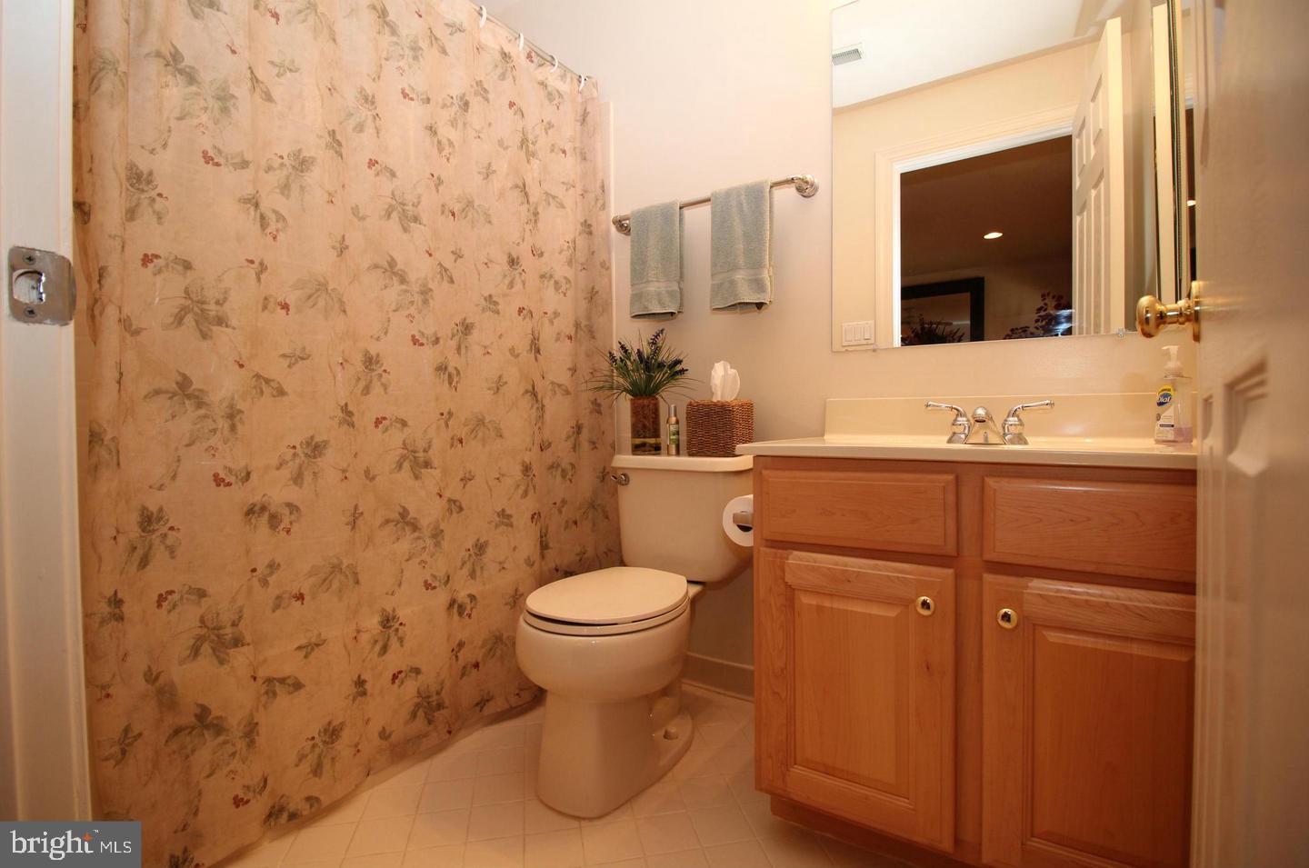 FAIR LAKES - Residential Lease