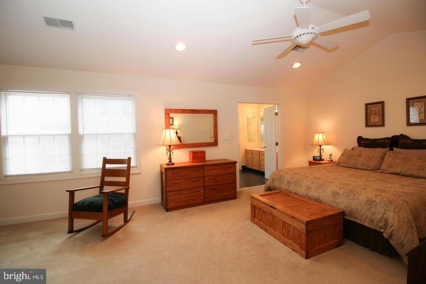 FAIR LAKES - Residential Lease