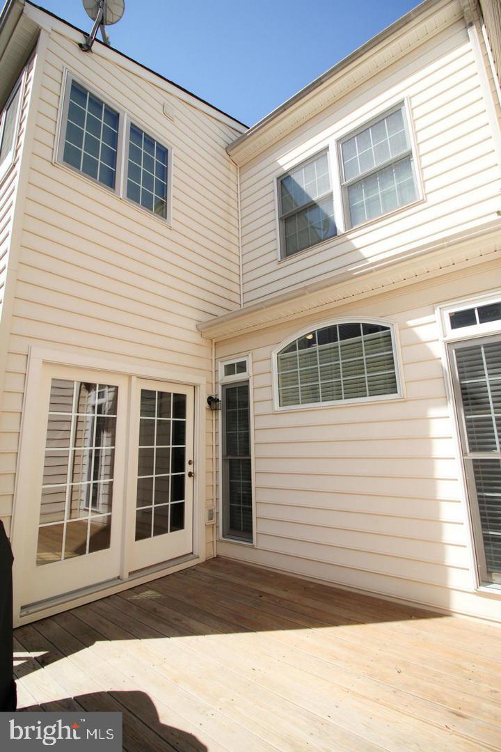 FAIR LAKES - Residential Lease