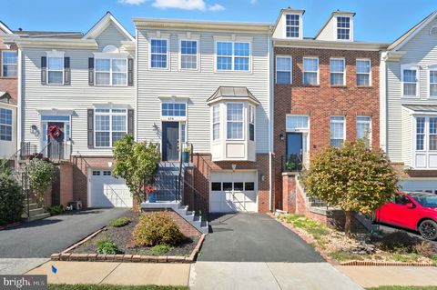 676 MCLEARY SQUARE SE LEESBURG VA 20175