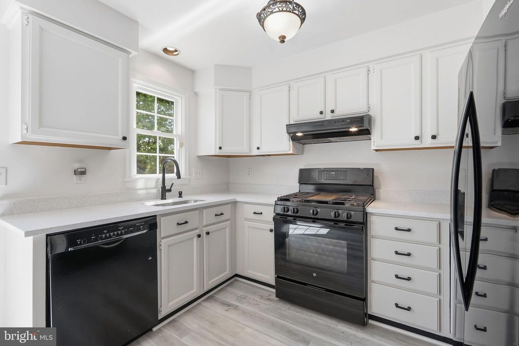Photo of 7833 Colonial Springs Boulevard, ALEXANDRIA, VA 22306 (MLS # VAFX2309806)