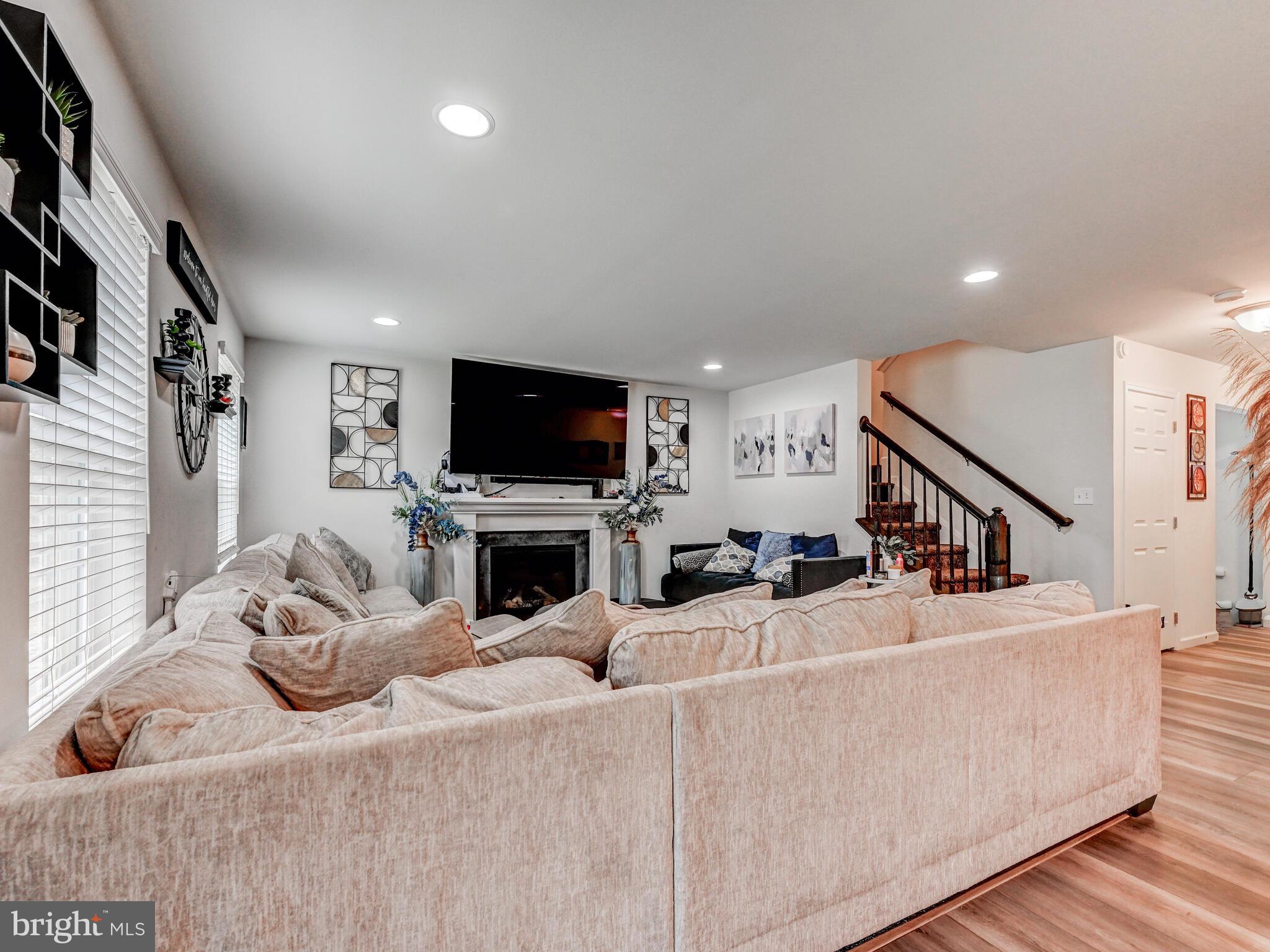 KENSINGTON - Residential