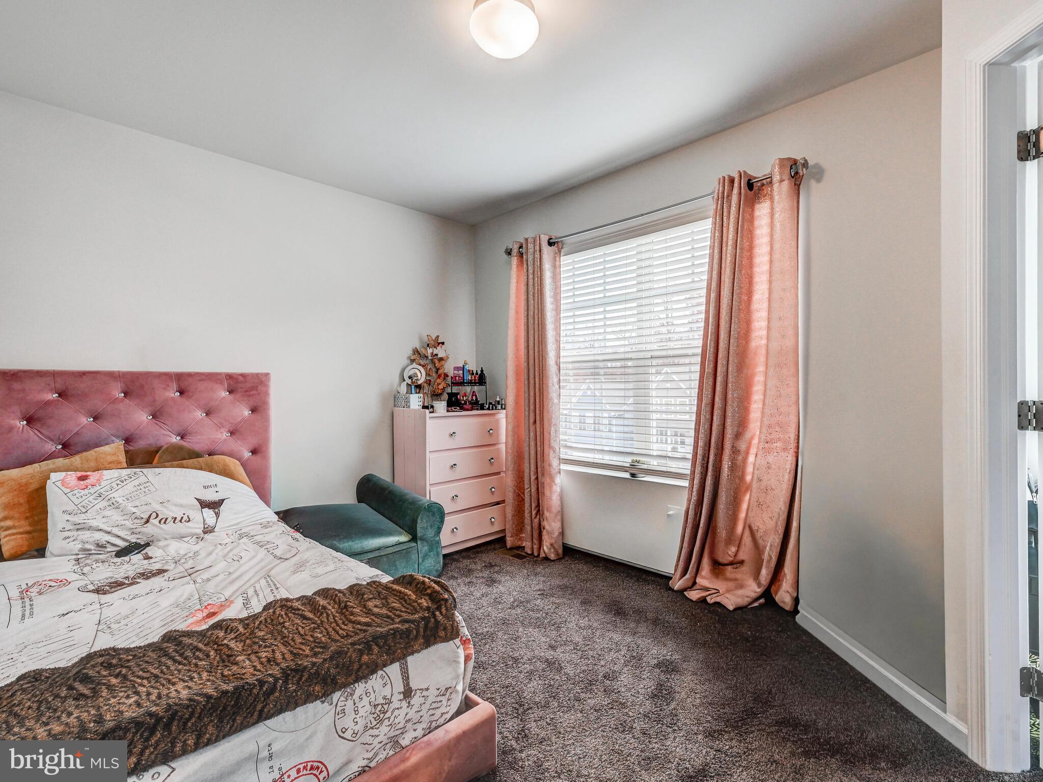 KENSINGTON - Residential