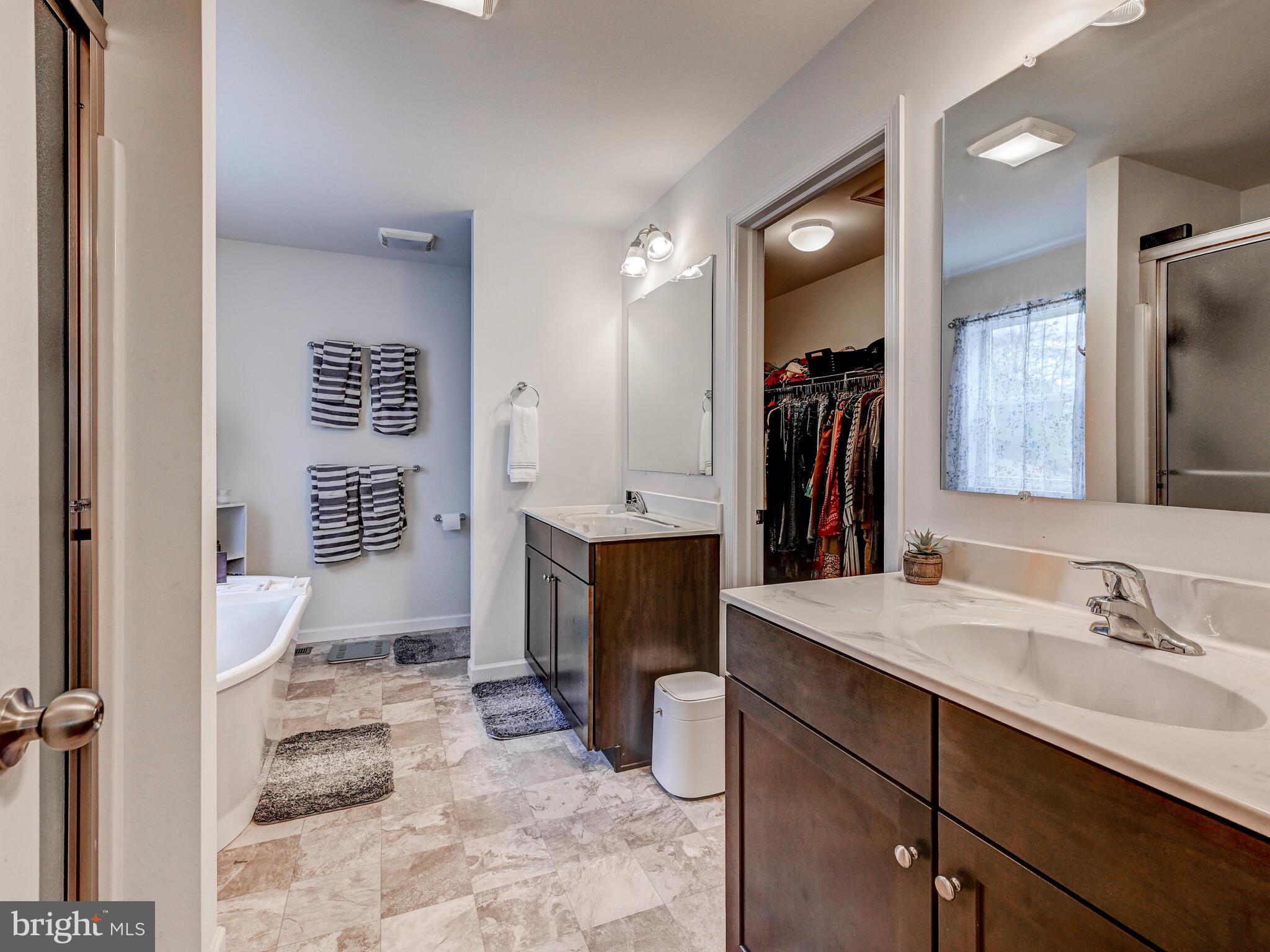 KENSINGTON - Residential