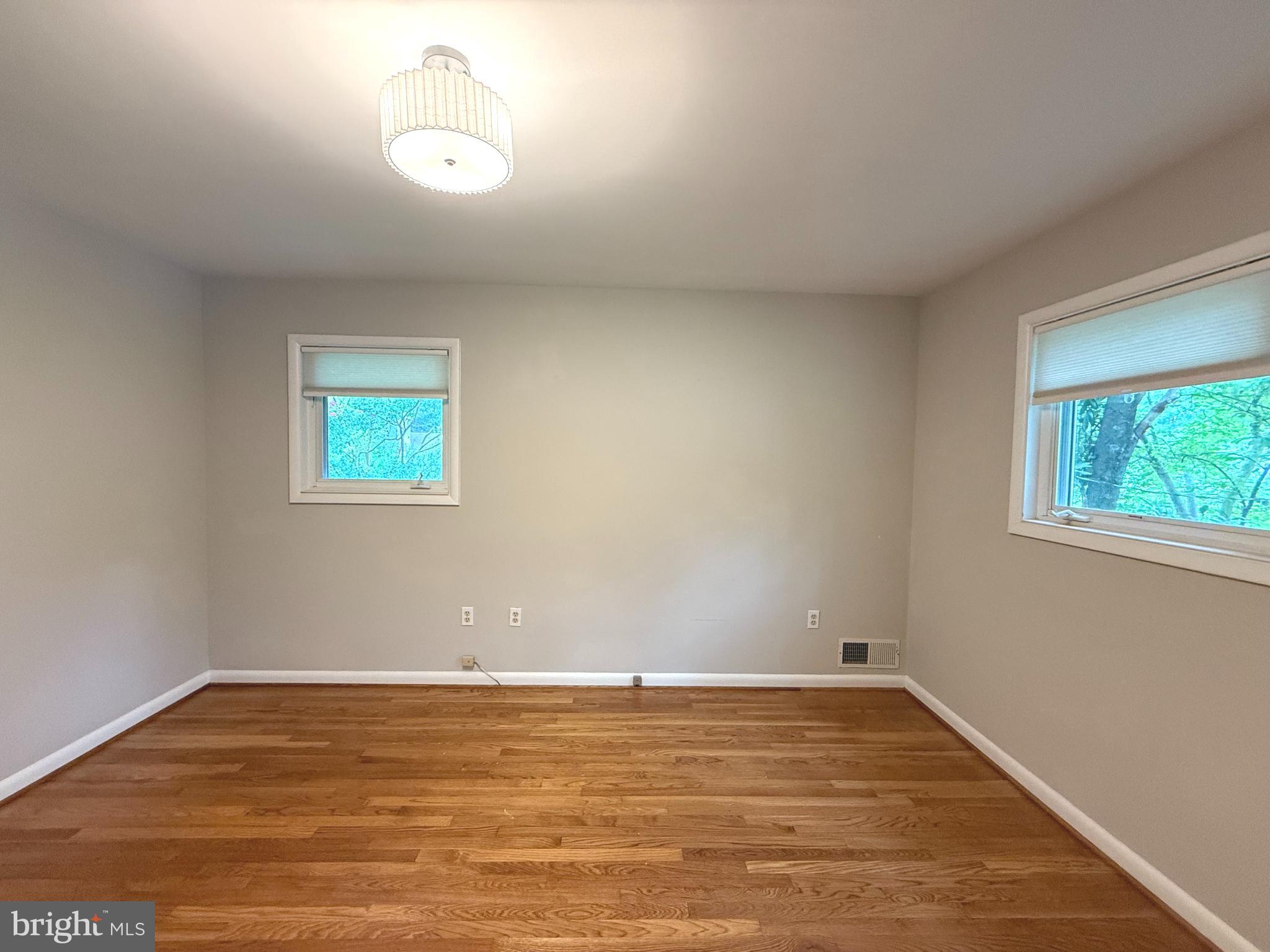 SLEEPY HOLLOW ESTATES - Residential Lease