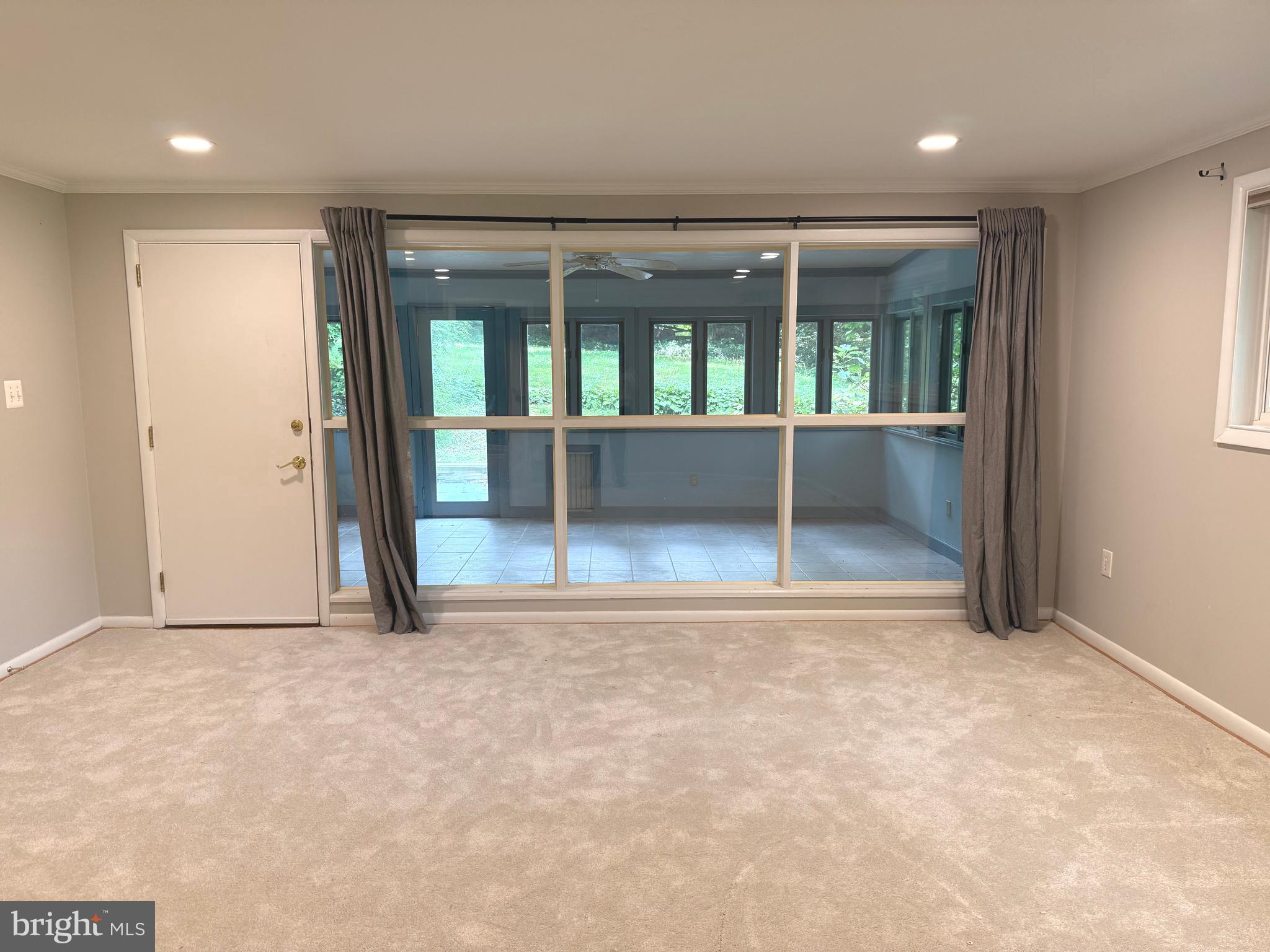 SLEEPY HOLLOW ESTATES - Residential Lease