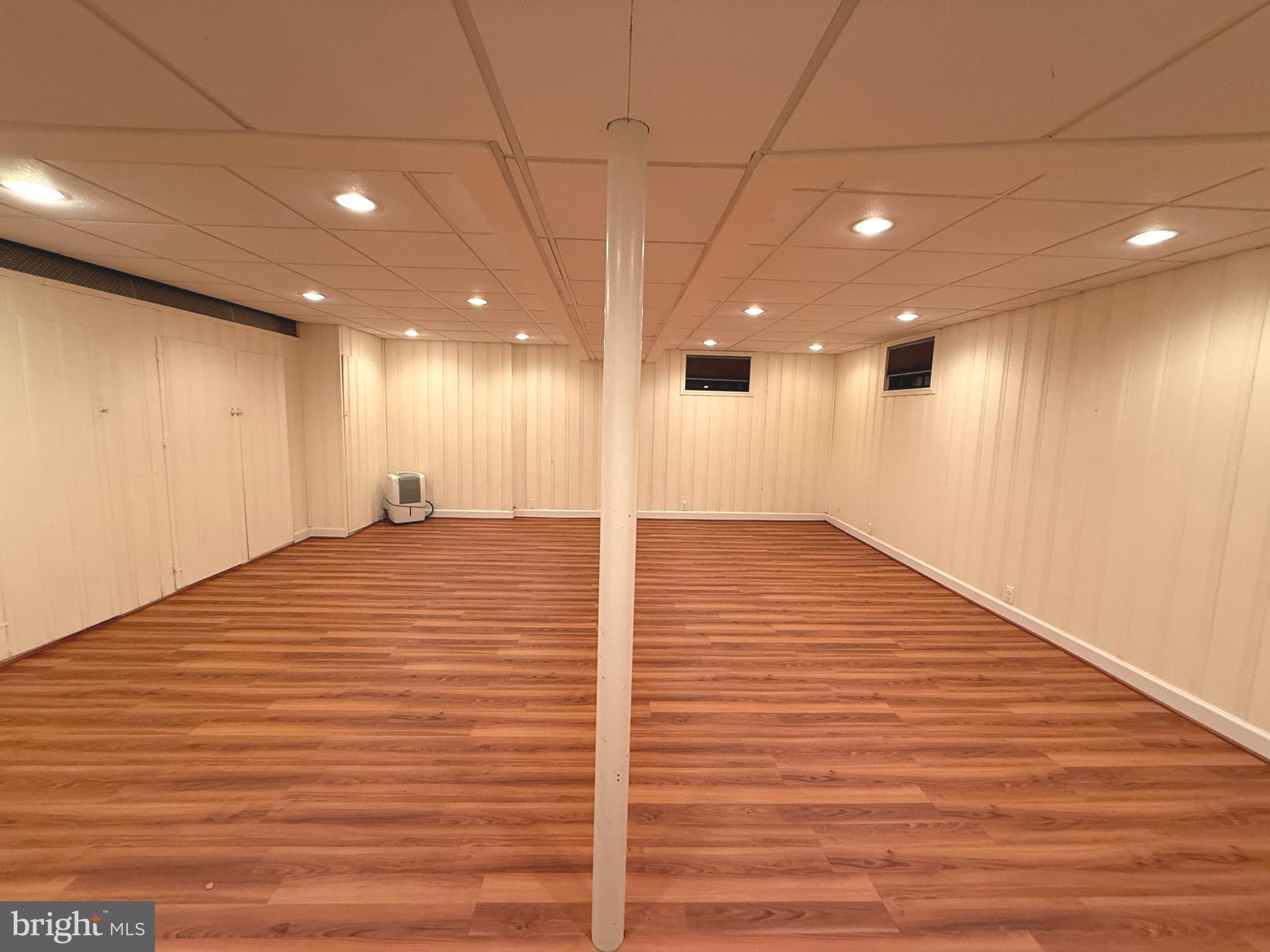 SLEEPY HOLLOW ESTATES - Residential Lease