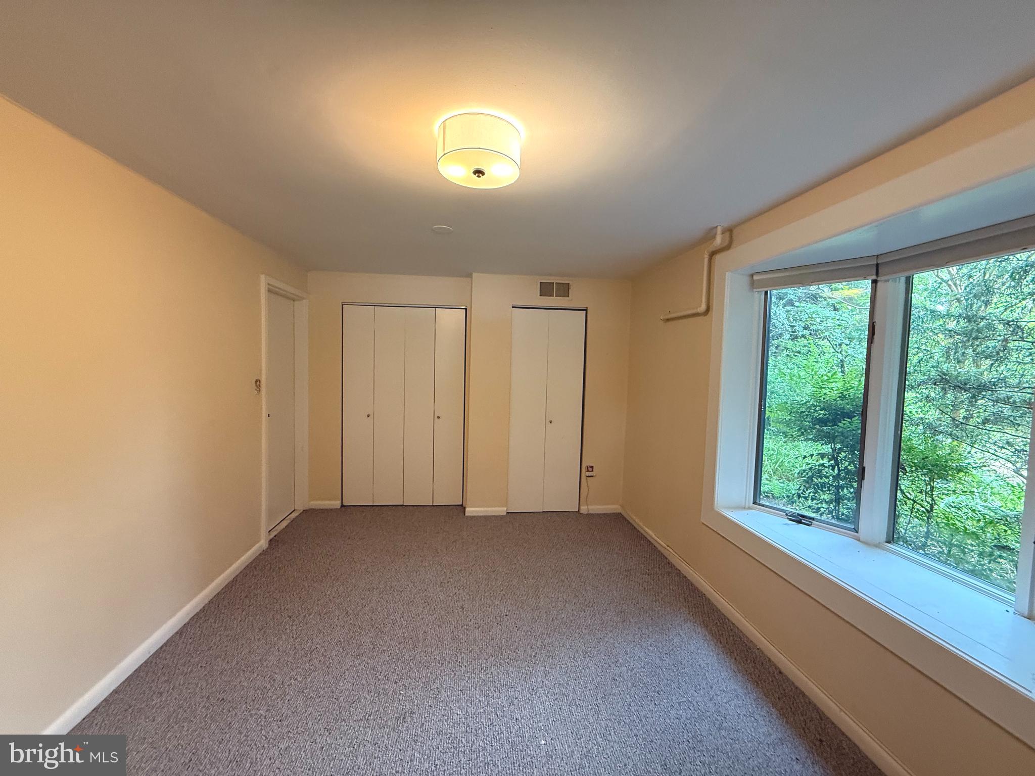 SLEEPY HOLLOW ESTATES - Residential Lease