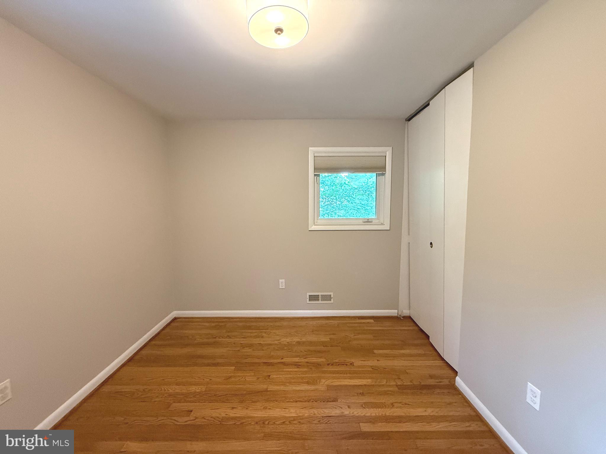 SLEEPY HOLLOW ESTATES - Residential Lease