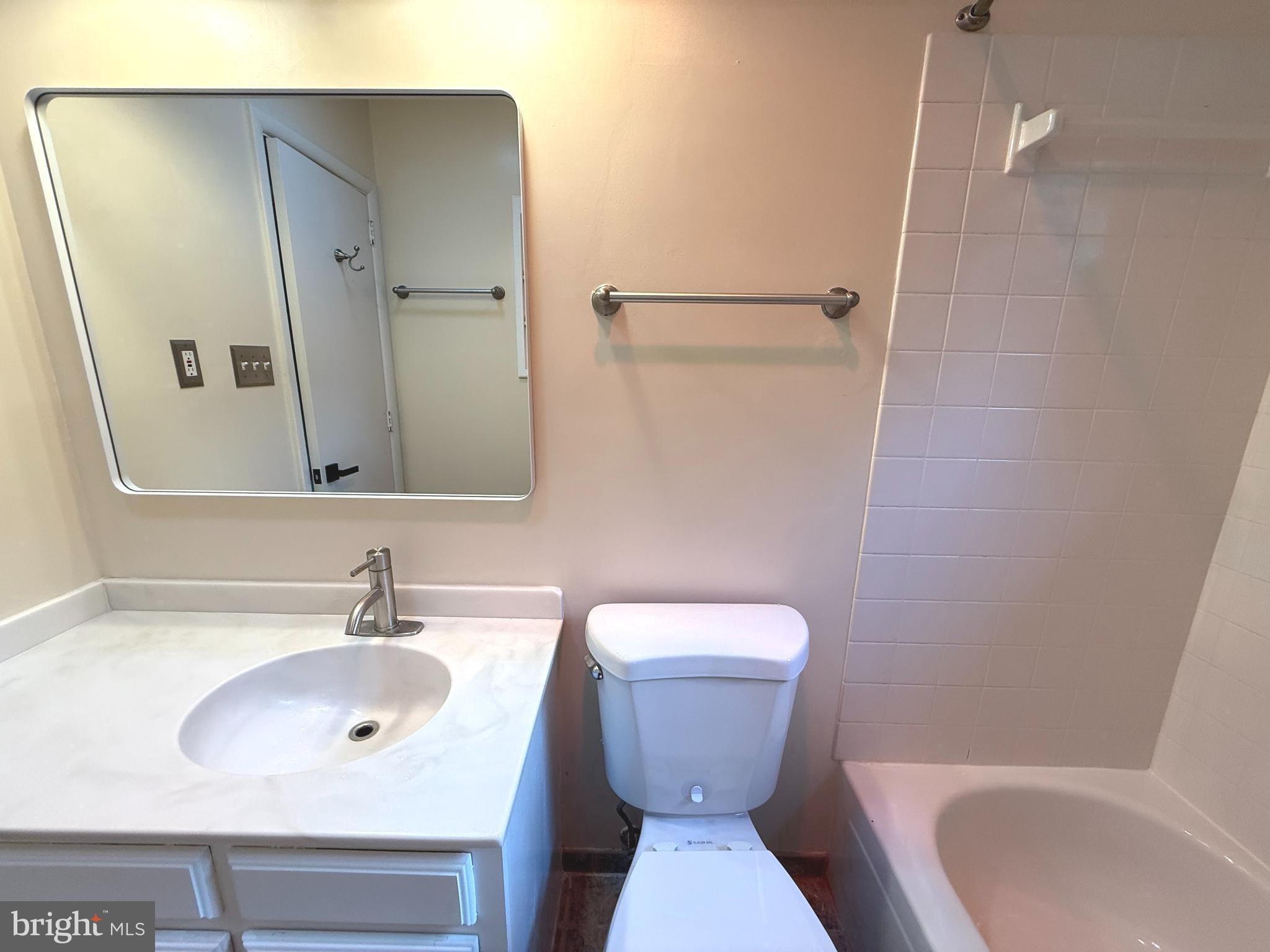 SLEEPY HOLLOW ESTATES - Residential Lease