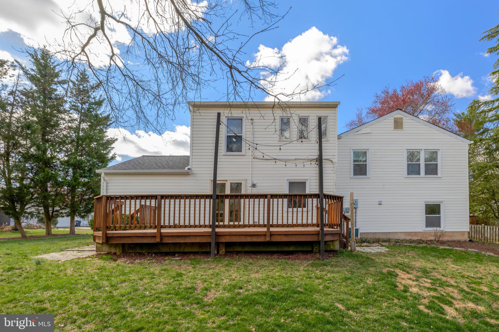 FOX MILL ESTATES - Residential