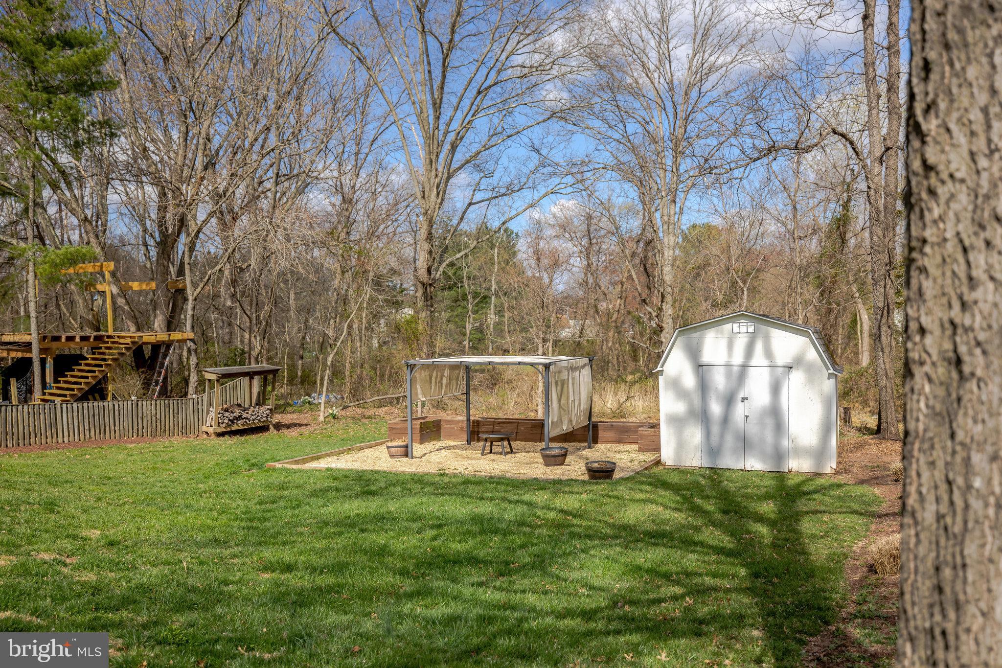 FOX MILL ESTATES - Residential