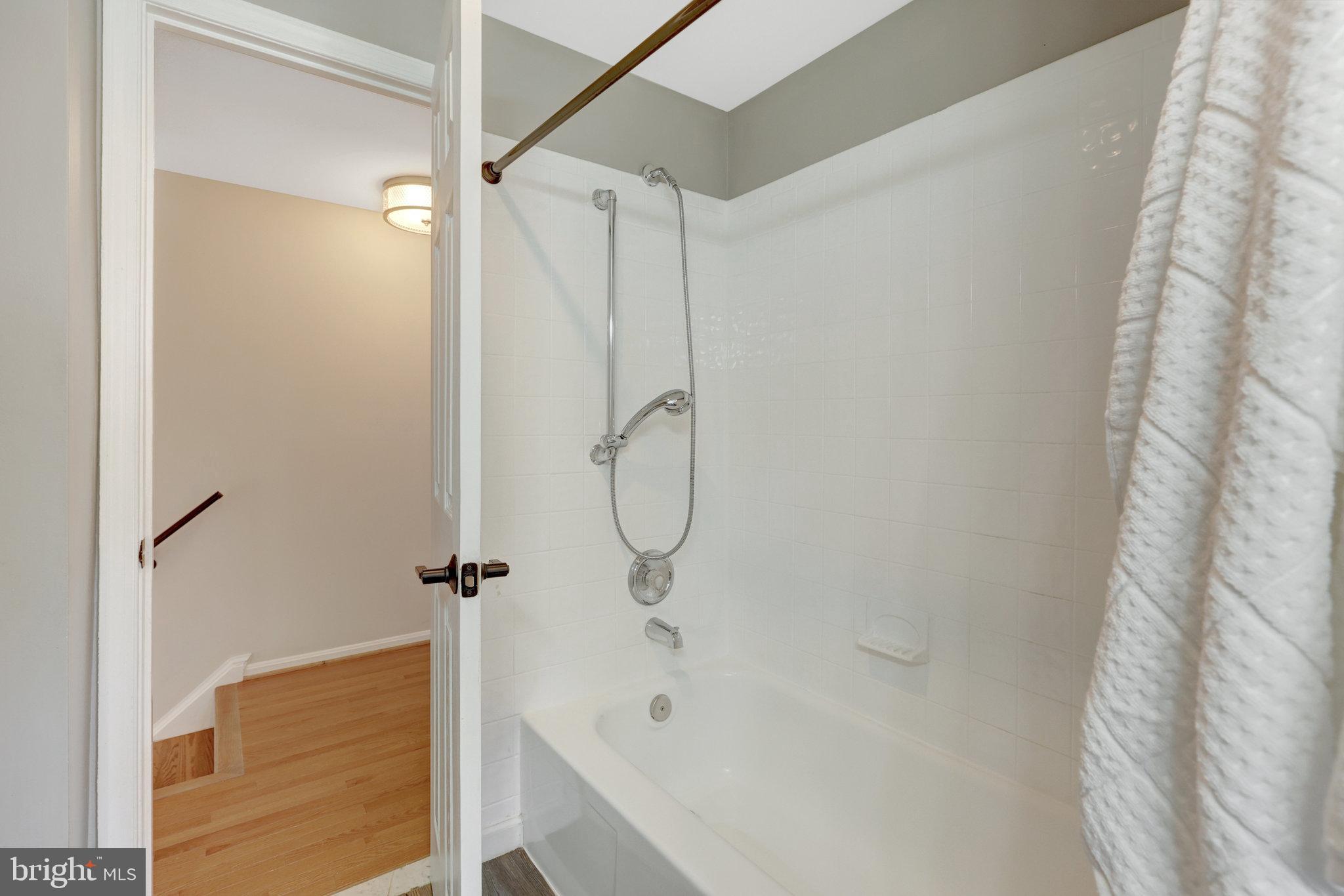 FOX MILL ESTATES - Residential