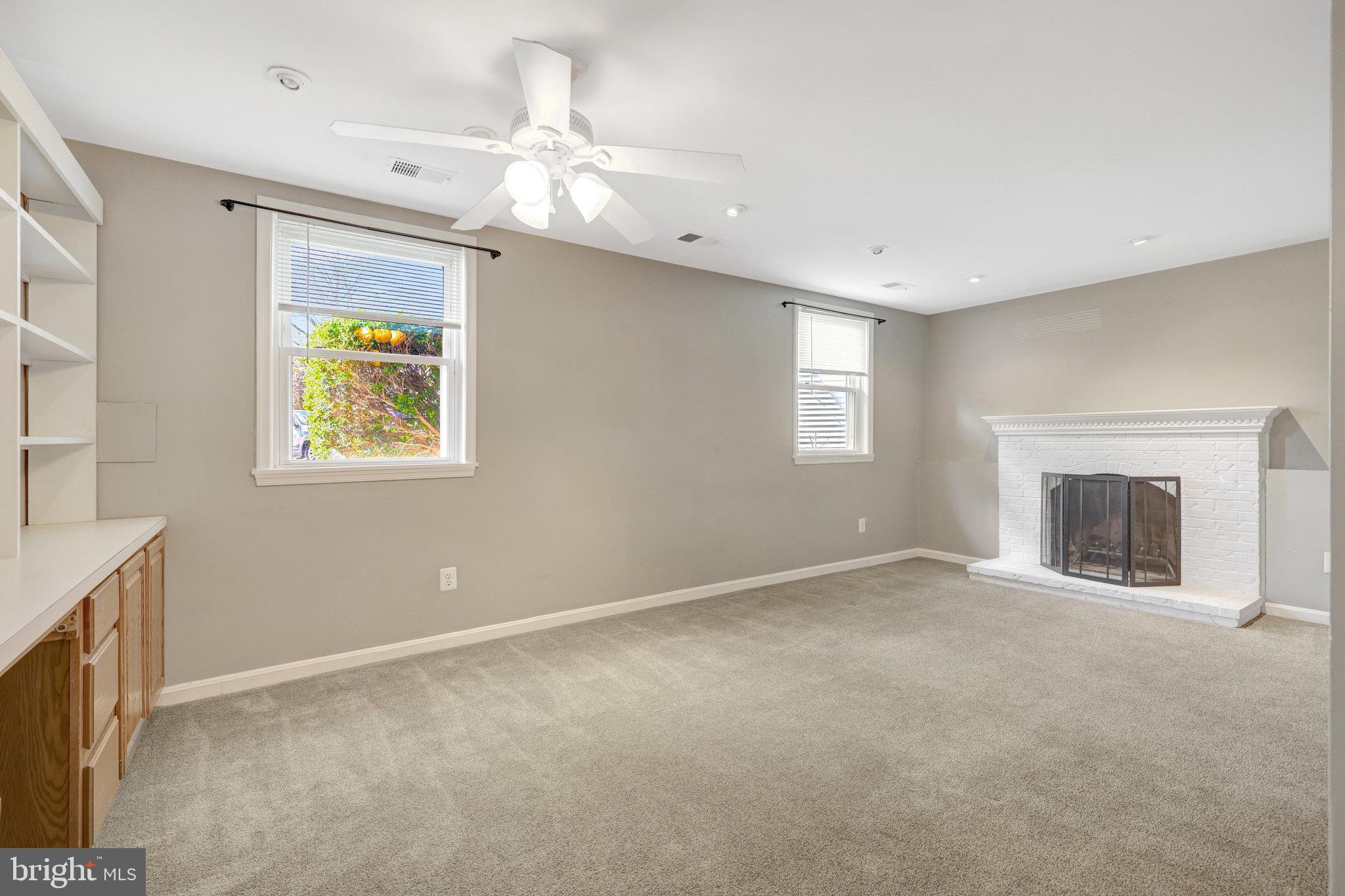 FOX MILL ESTATES - Residential