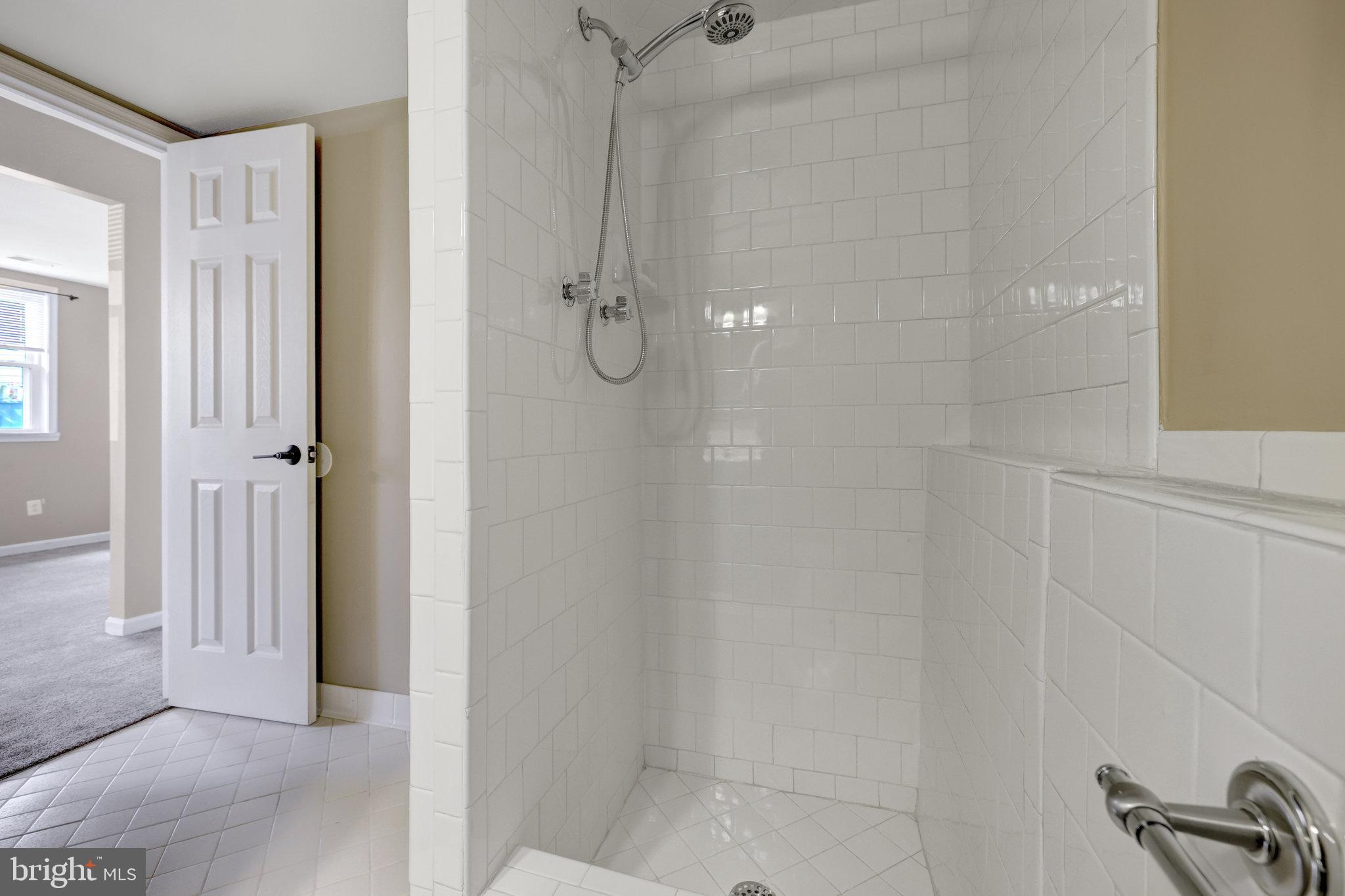 FOX MILL ESTATES - Residential