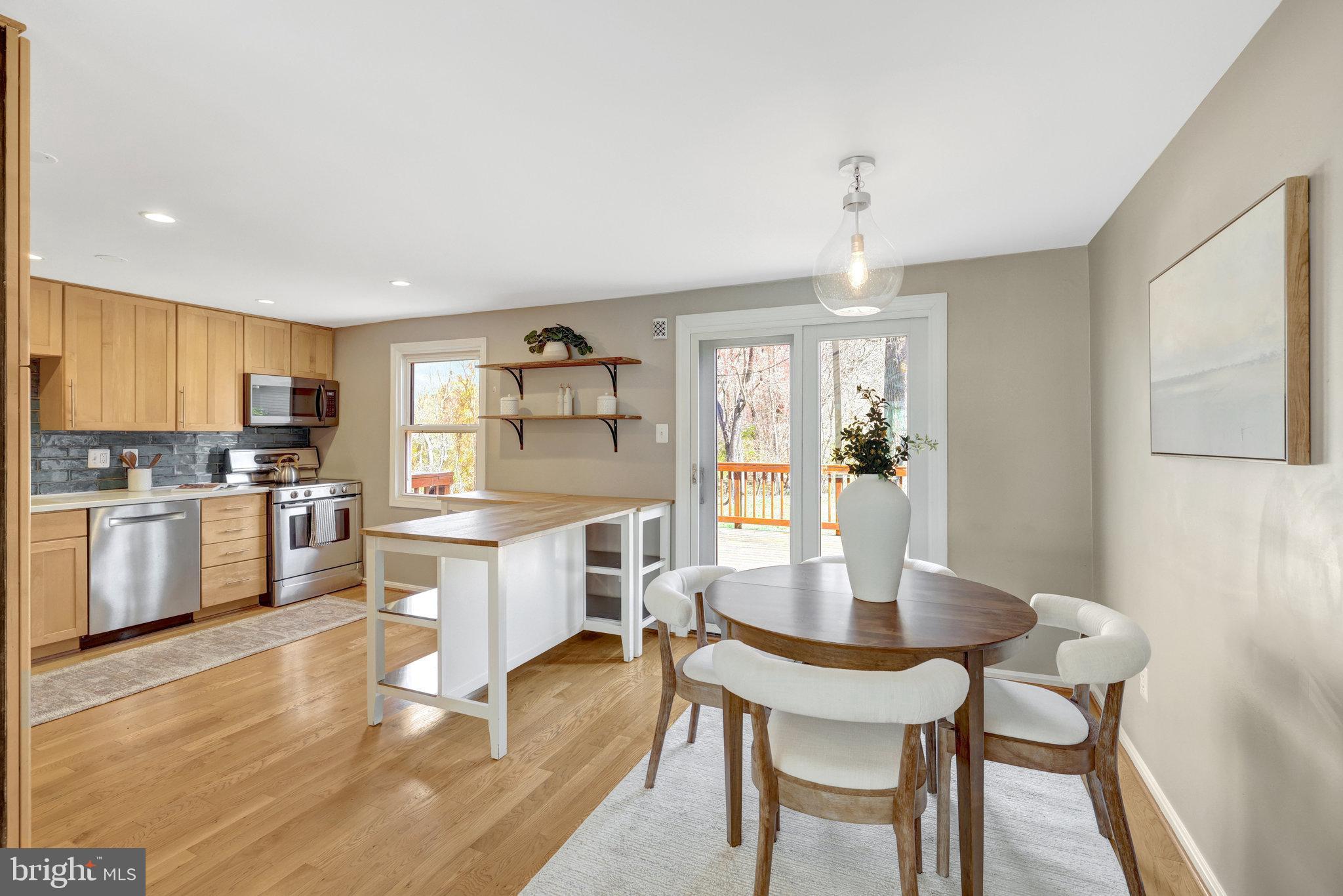 FOX MILL ESTATES - Residential