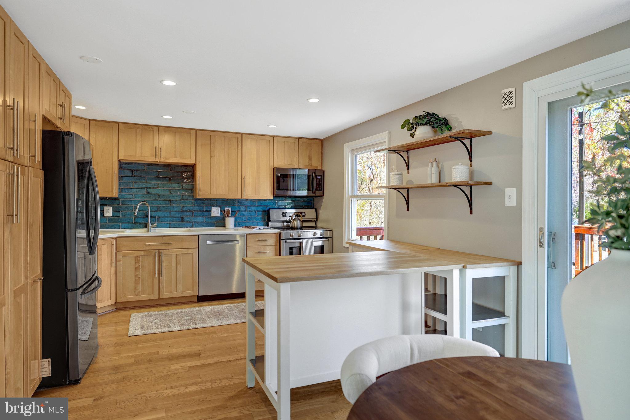 FOX MILL ESTATES - Residential