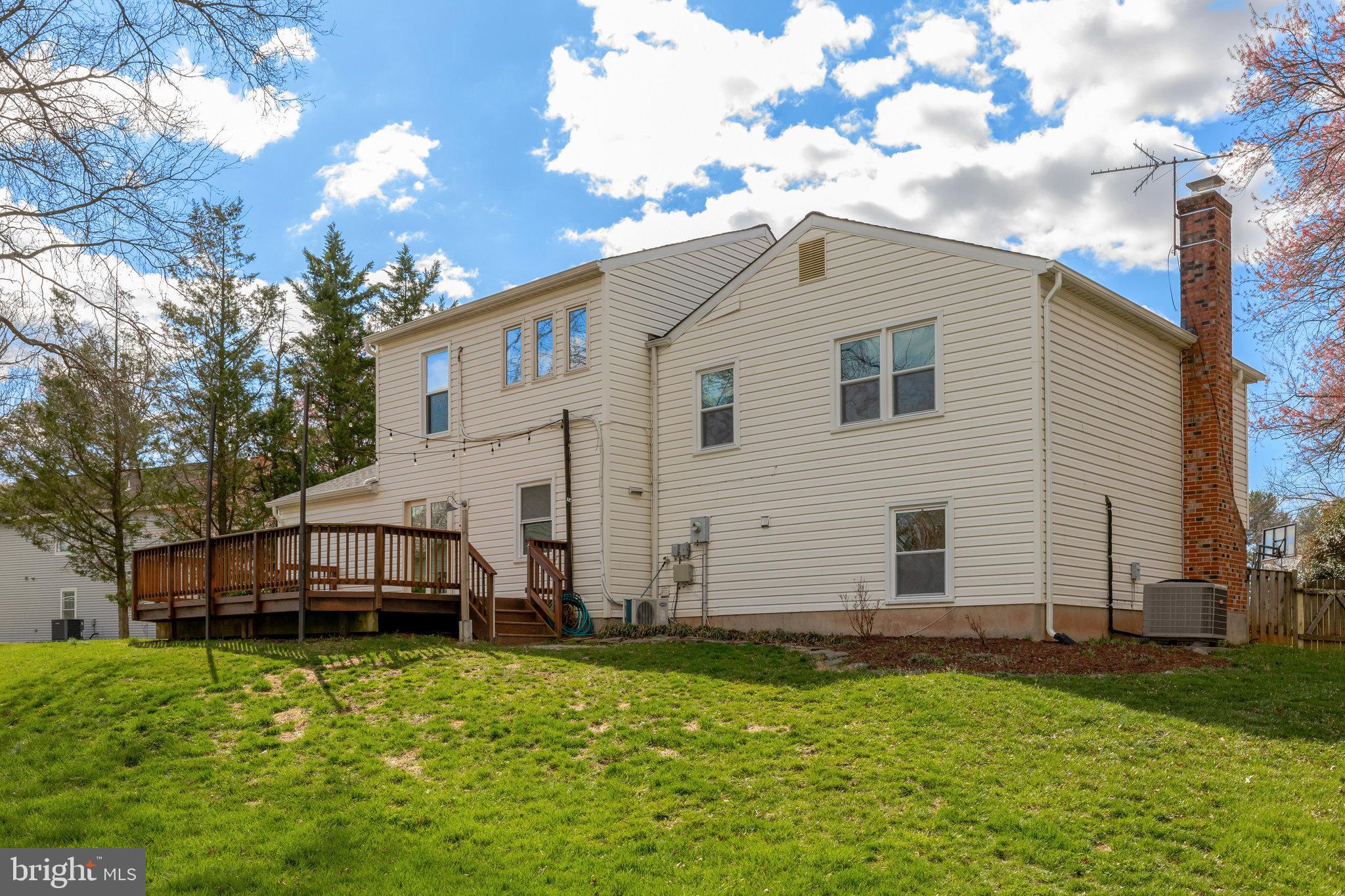 FOX MILL ESTATES - Residential