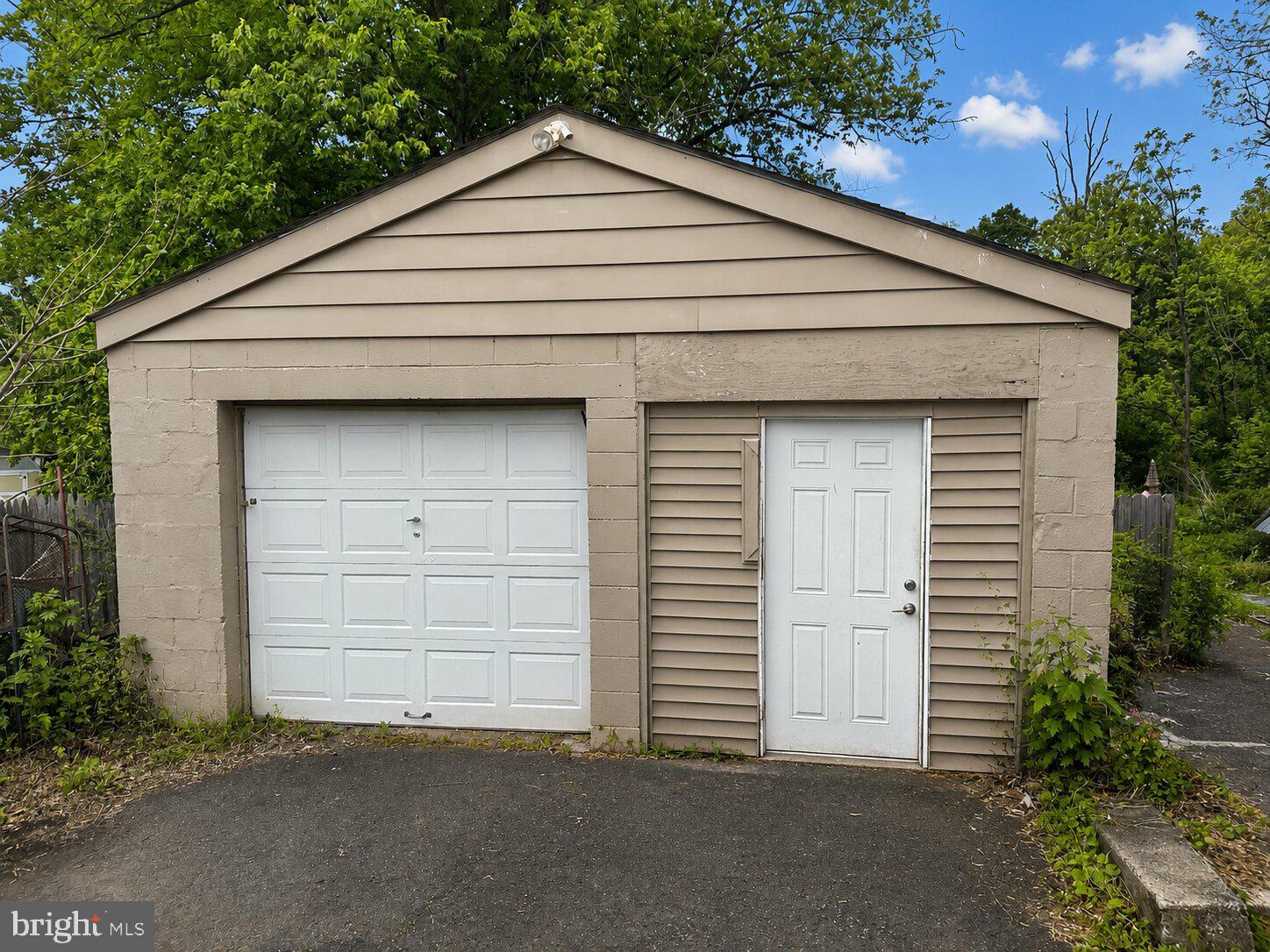 2217 N ROCKHILL ROAD