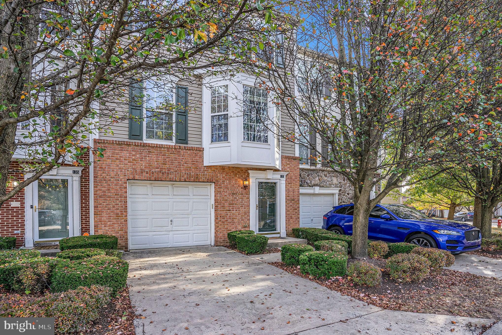 LONGFORD CROSSING - Residential