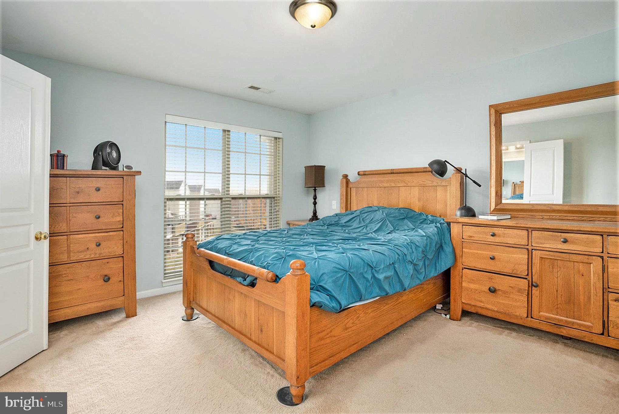 LONGFORD CROSSING - Residential