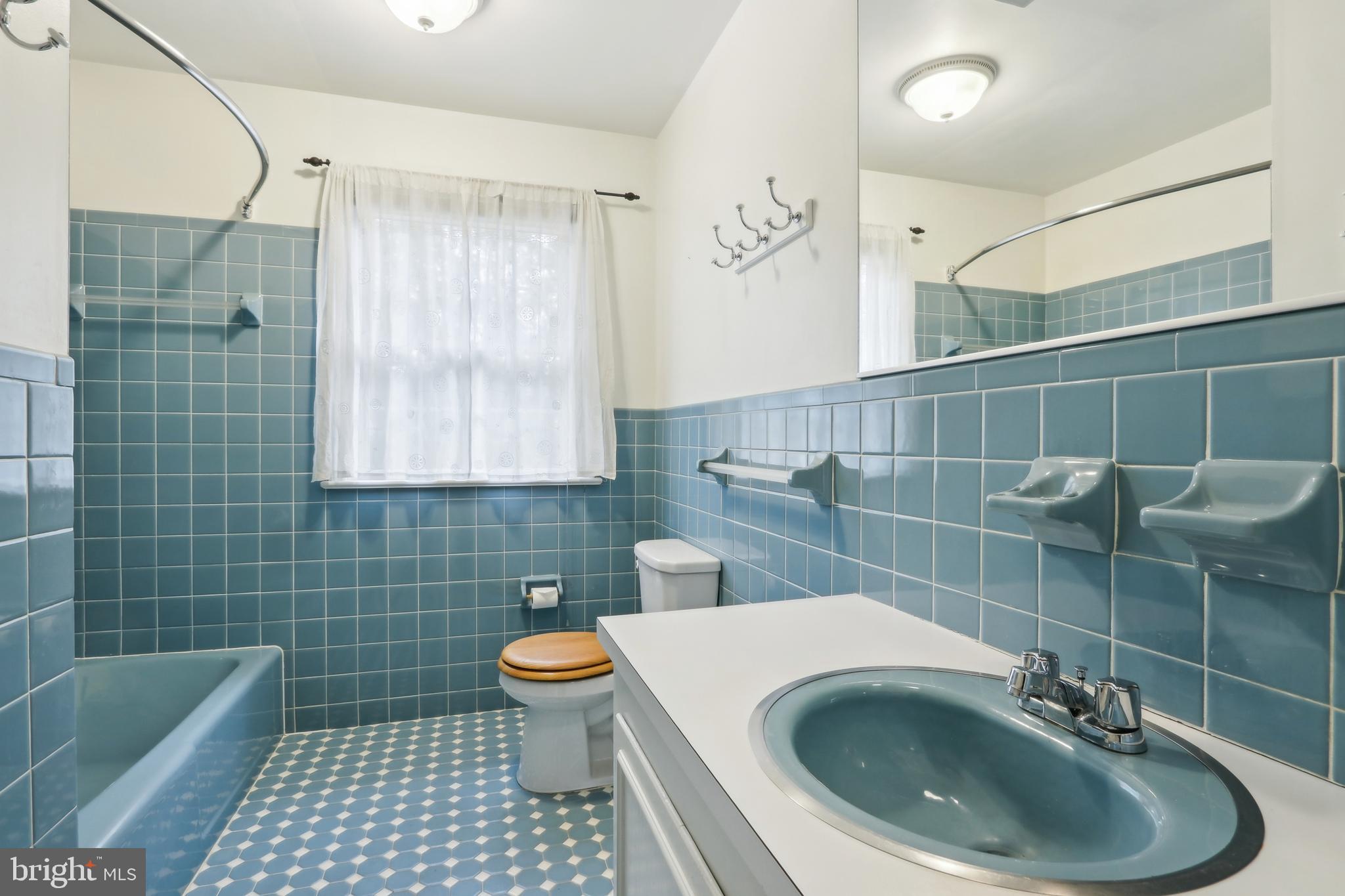 EDGEWOOD PARK - Residential