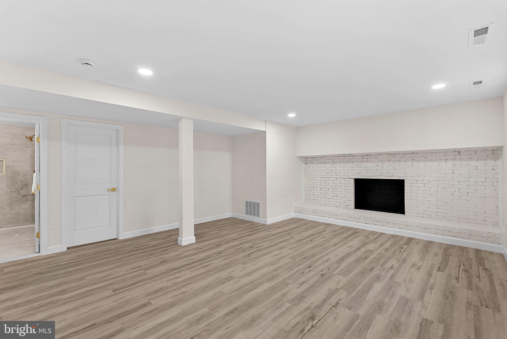 MANTUA HILLS - Residential