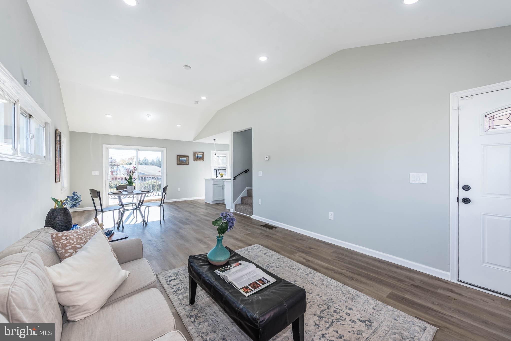 CAMPFIELD GARDENS - Residential