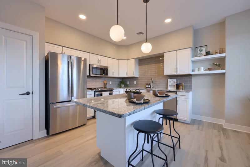 STADIUM DISTRICT - Residential Lease