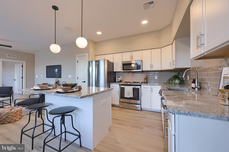 STADIUM DISTRICT - Residential Lease