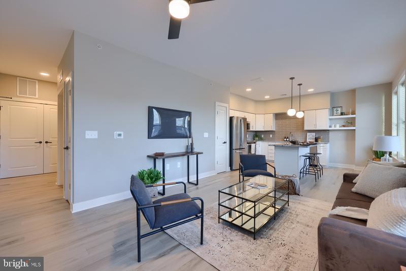 STADIUM DISTRICT - Residential Lease