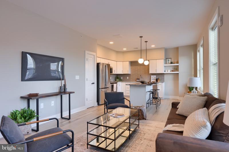 STADIUM DISTRICT - Residential Lease