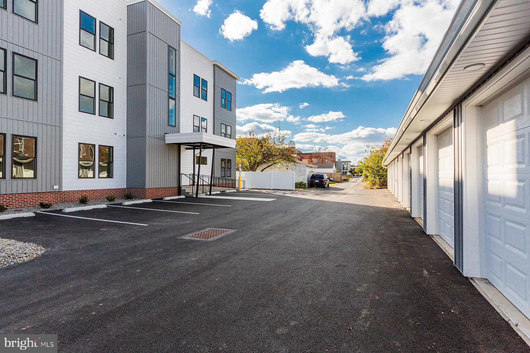 STADIUM DISTRICT - Residential Lease