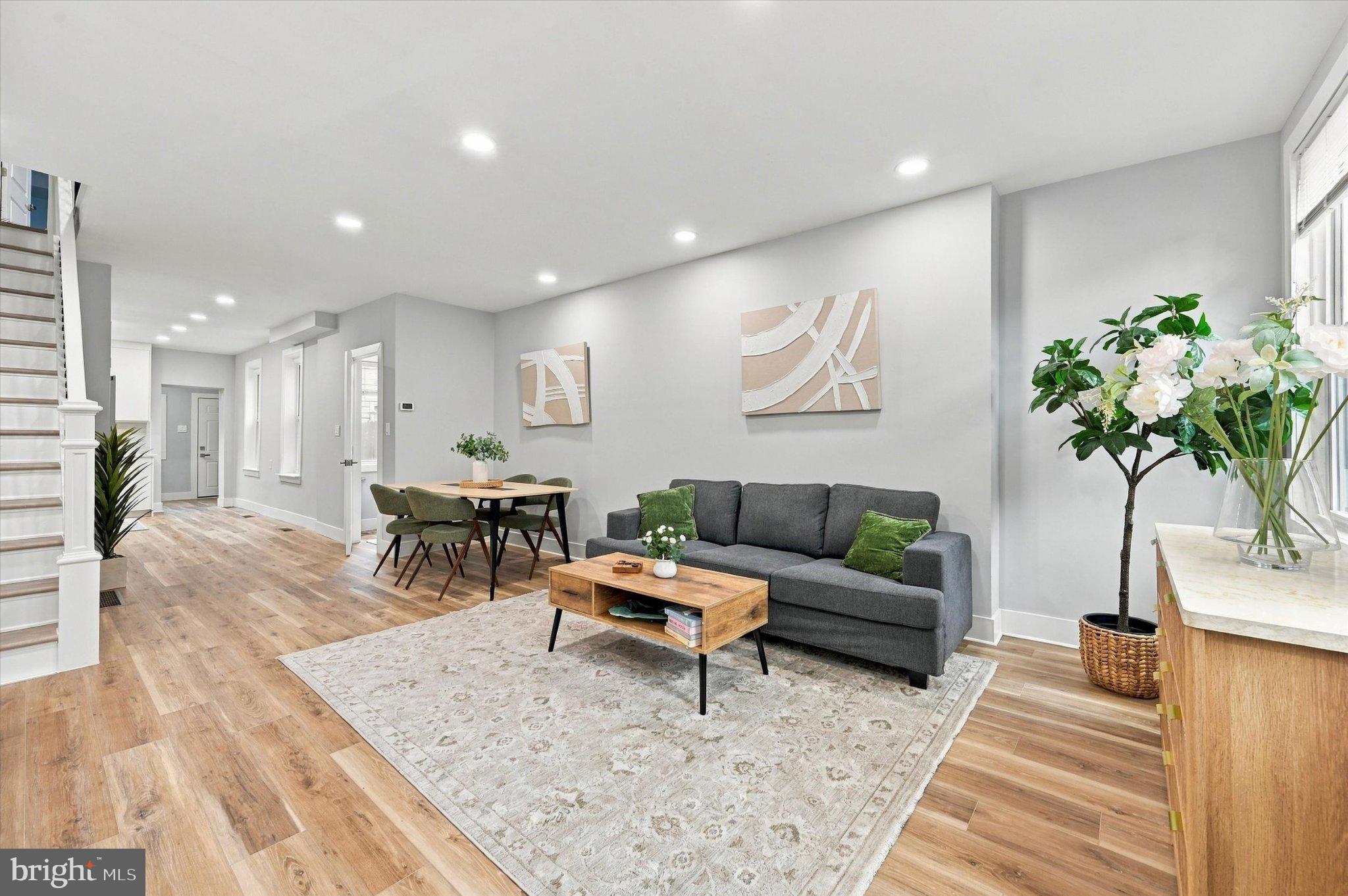 2526 CORAL STREET