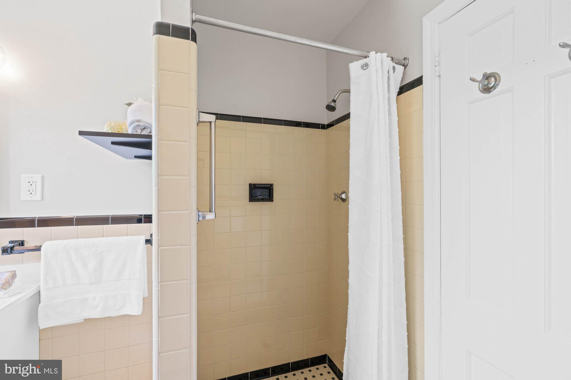 CHEVY CHASE VILLAGE - Residential