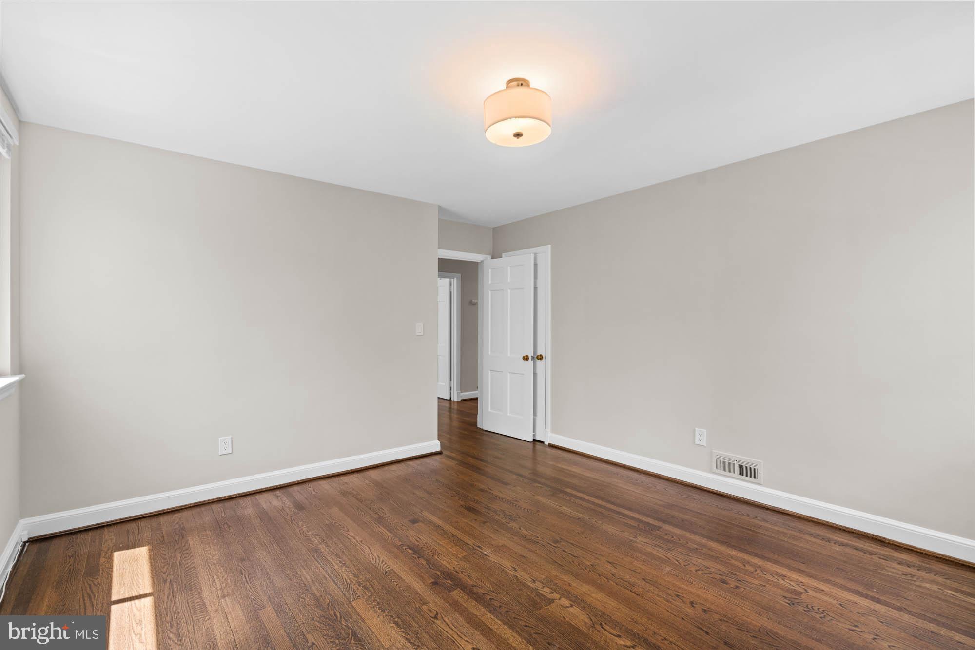 CHEVY CHASE VILLAGE - Residential