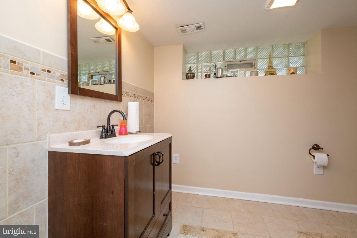 RAMBLEWOOD - Residential